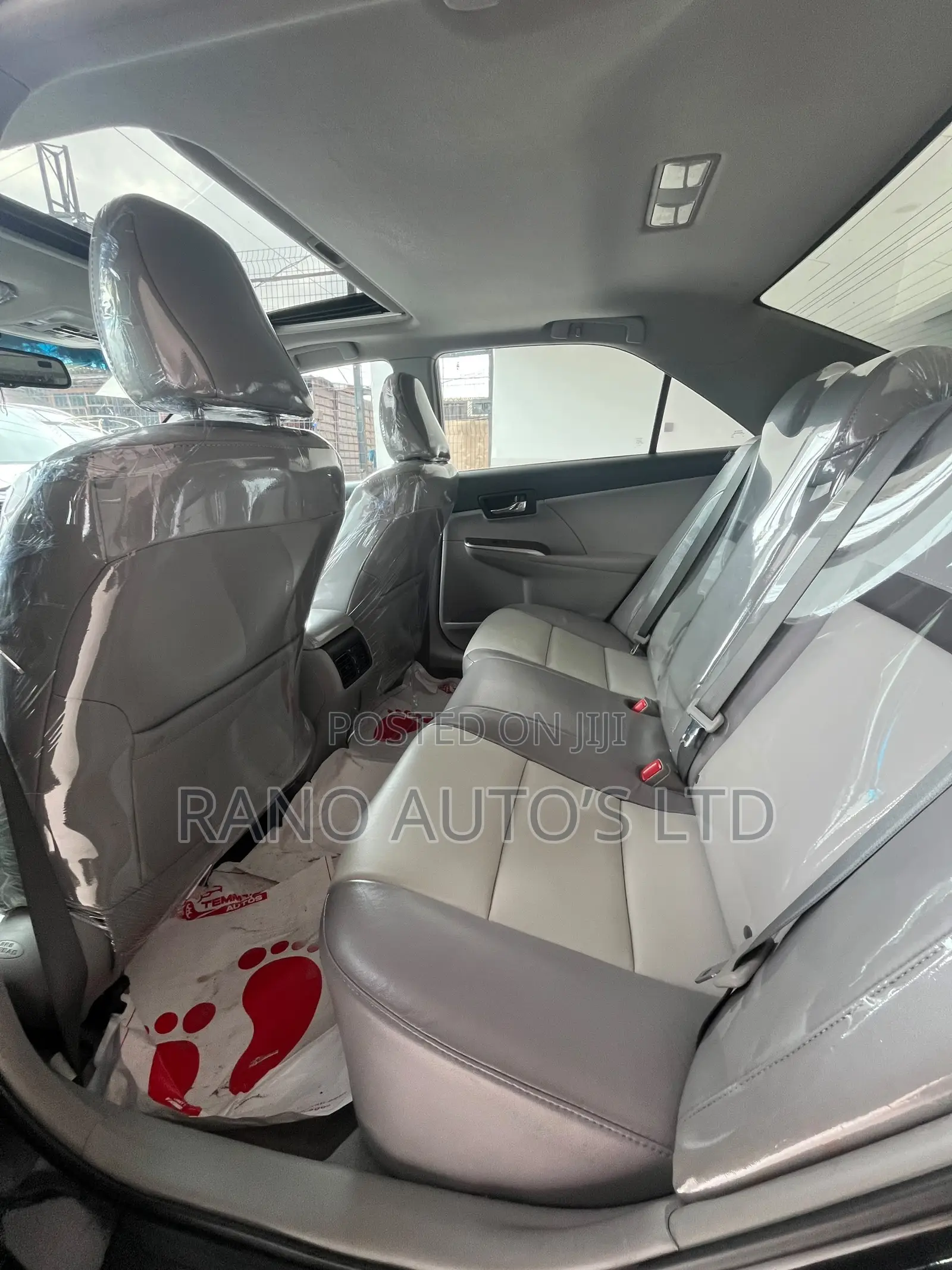 Toyota Camry XLE V6 4dr Sedan (3.5L 6cyl 6A) 2012 Gray
