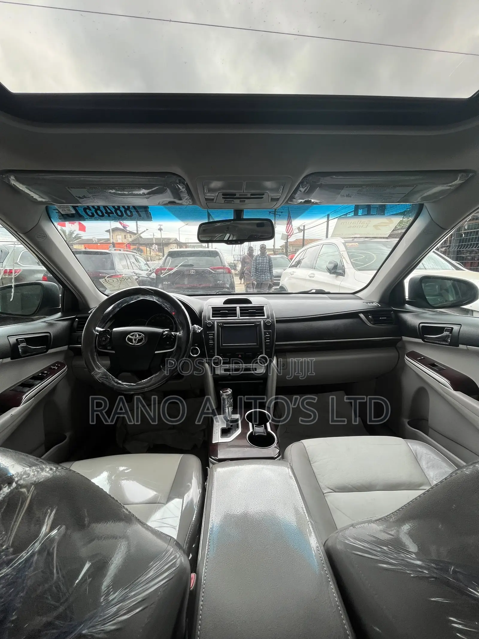 Toyota Camry XLE V6 4dr Sedan (3.5L 6cyl 6A) 2012 Gray