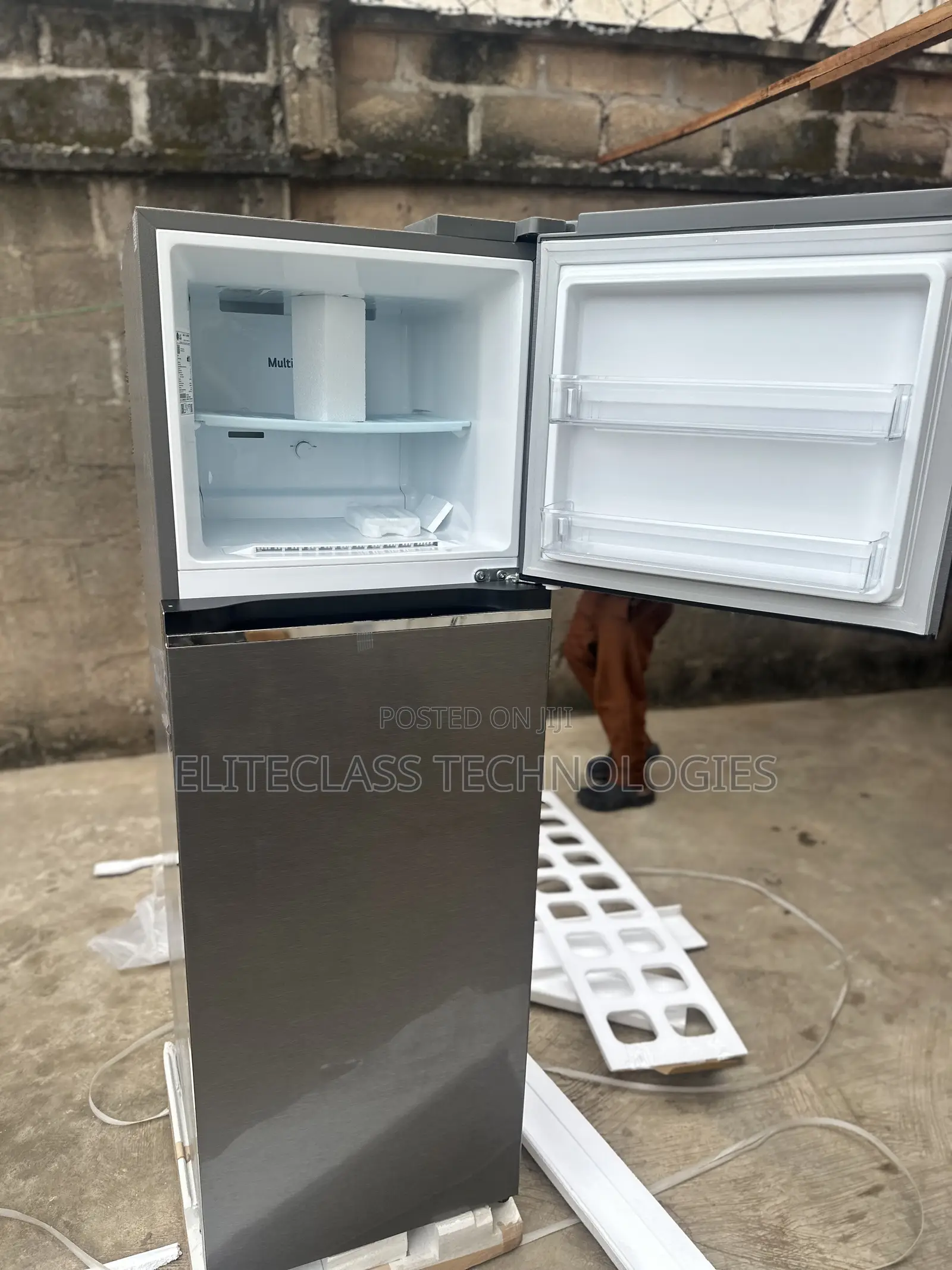 LG GL-B262PQKB 266L Refrigerator With Spacious Storage