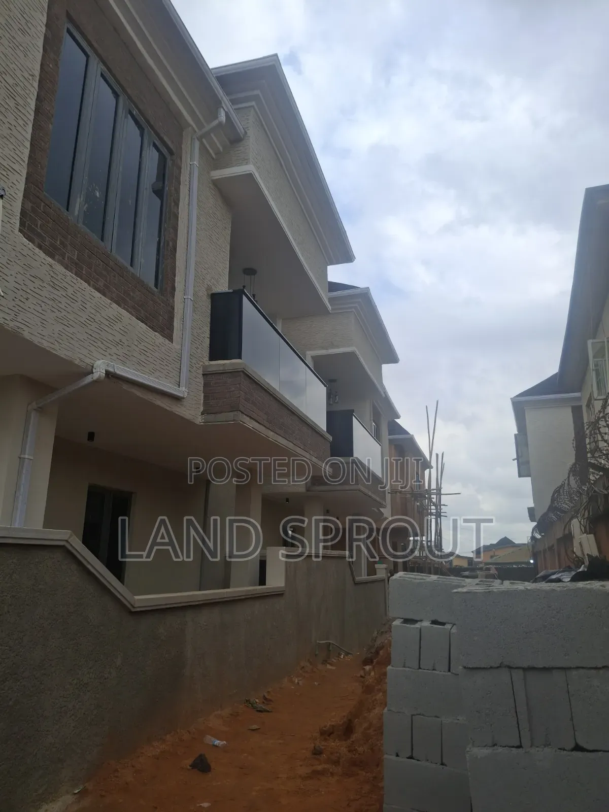 Furnished 4bdrm Apartment in Oke-Ira / Ogba for sale