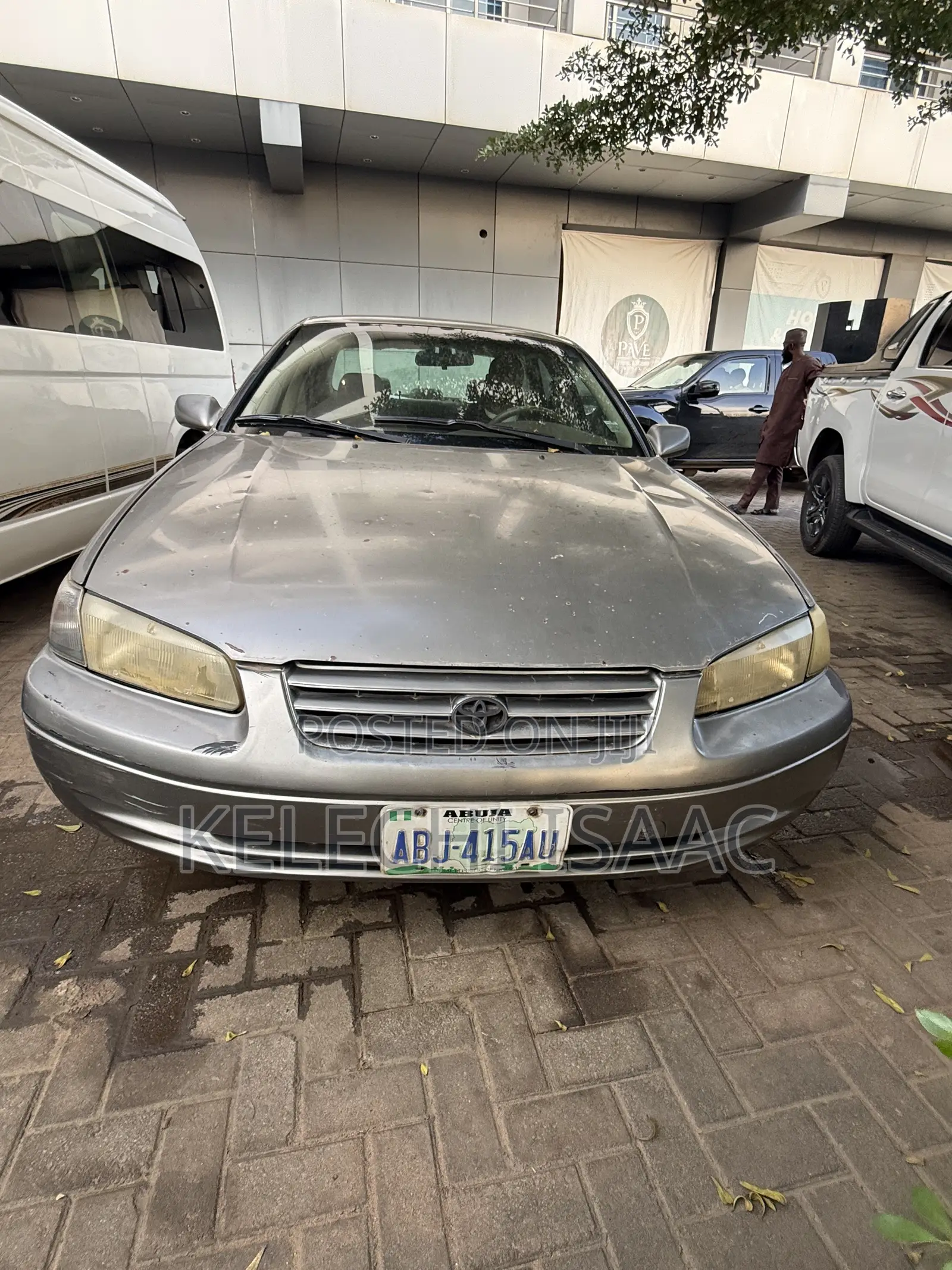 Toyota Camry XLE 4dr Sedan (2.2L 4cyl 4A) 2000 Gray
