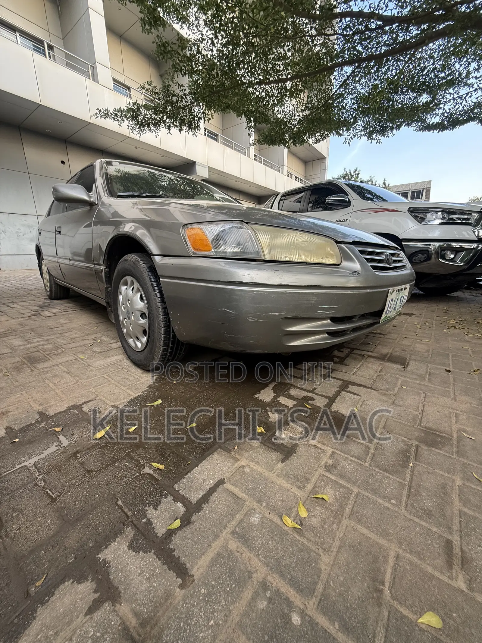 Toyota Camry XLE 4dr Sedan (2.2L 4cyl 4A) 2000 Gray
