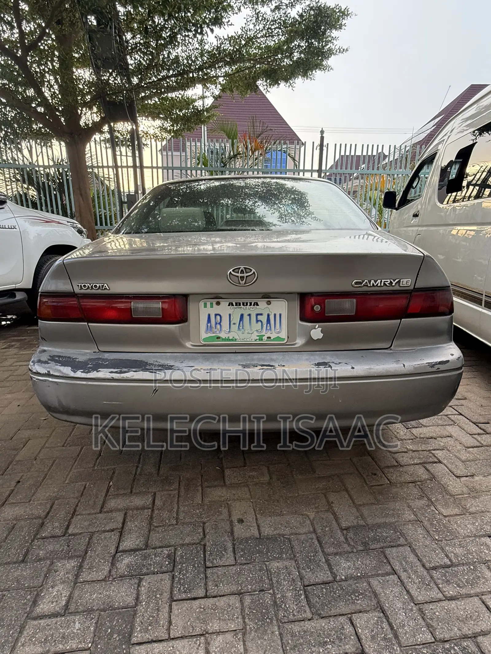 Toyota Camry XLE 4dr Sedan (2.2L 4cyl 4A) 2000 Gray