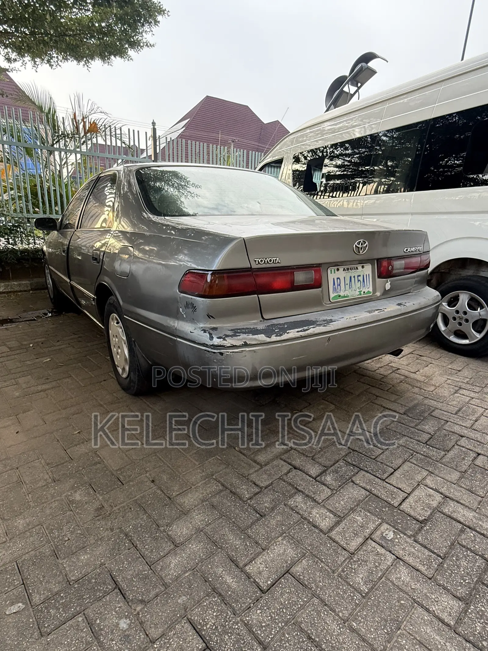 Toyota Camry XLE 4dr Sedan (2.2L 4cyl 4A) 2000 Gray