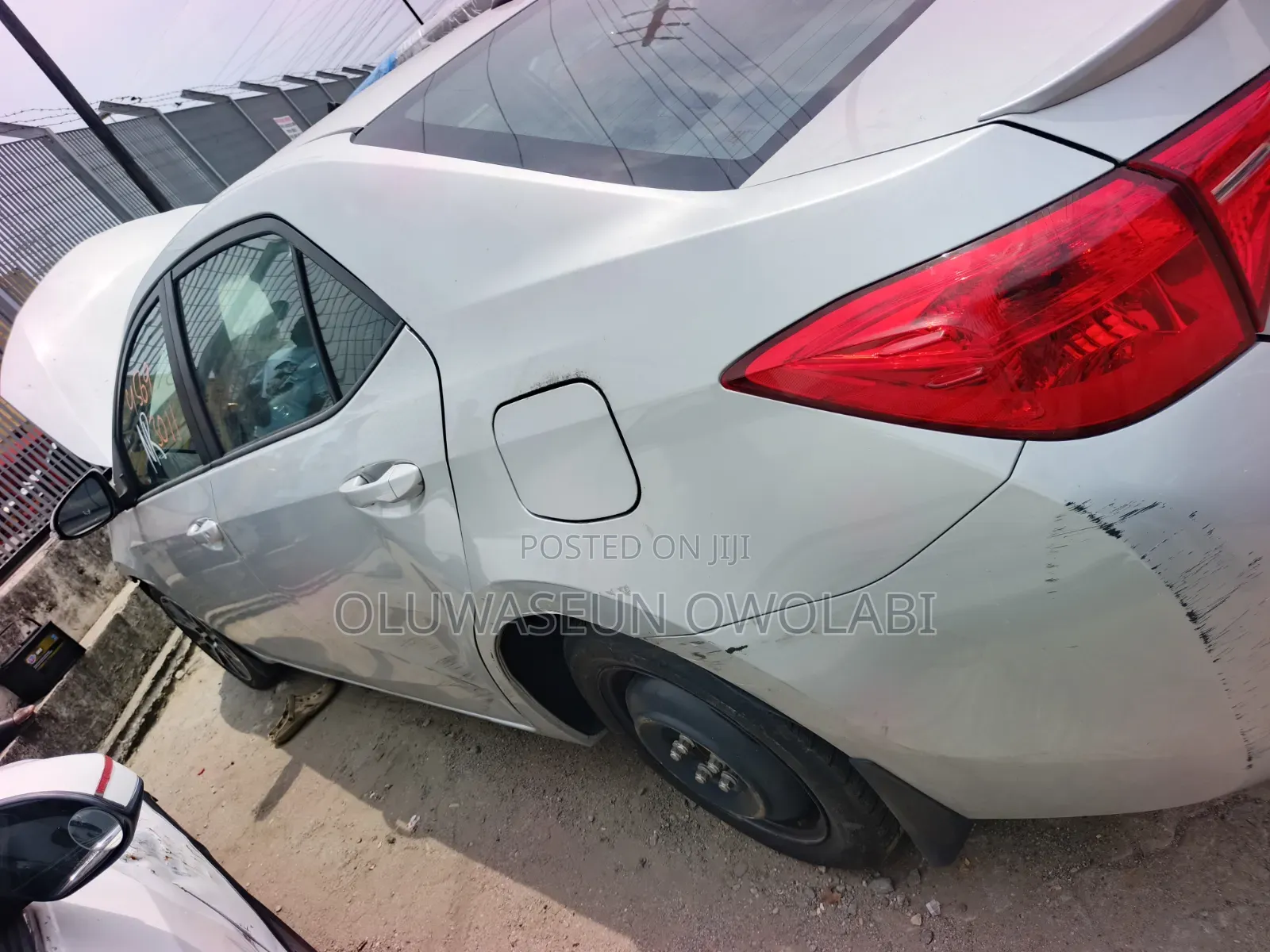 Toyota Corolla LE 4dr Sedan (1.8L 4cyl CVT) 2017 Silver