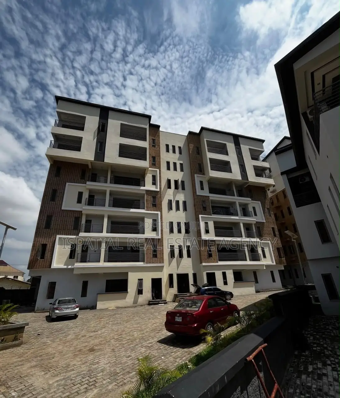 3bdrm Block of Flats in Mabushi for sale