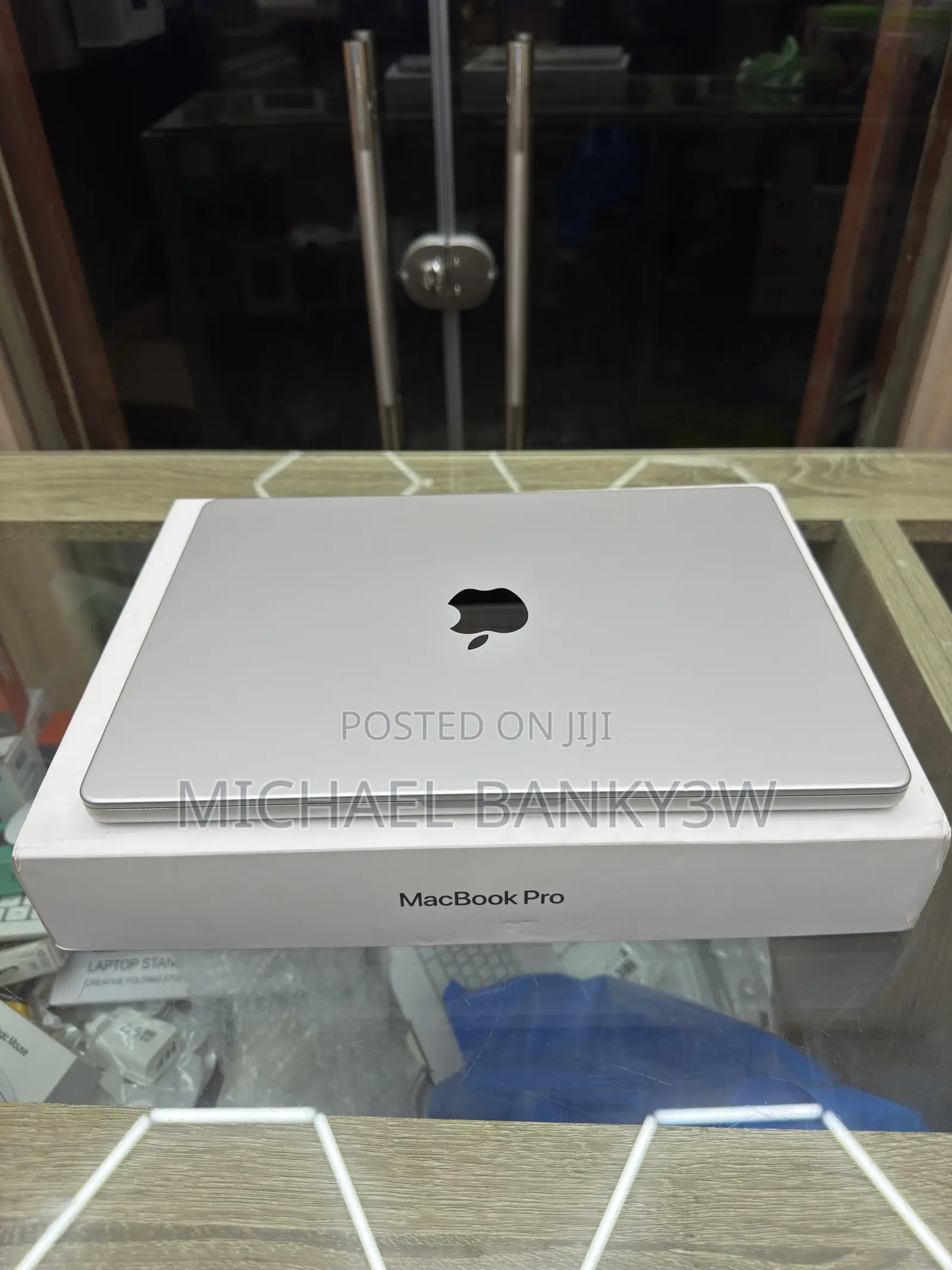 Laptop Apple MacBook Pro 2020 M1 16GB Apple M1 Pro SSD 512GB