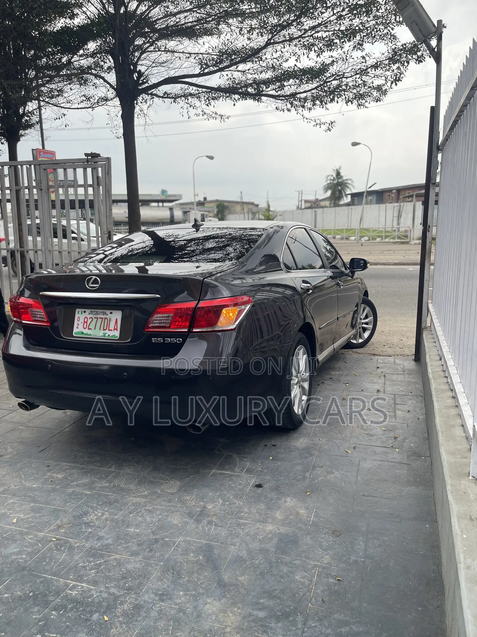 Lexus ES 350 2011 Brown