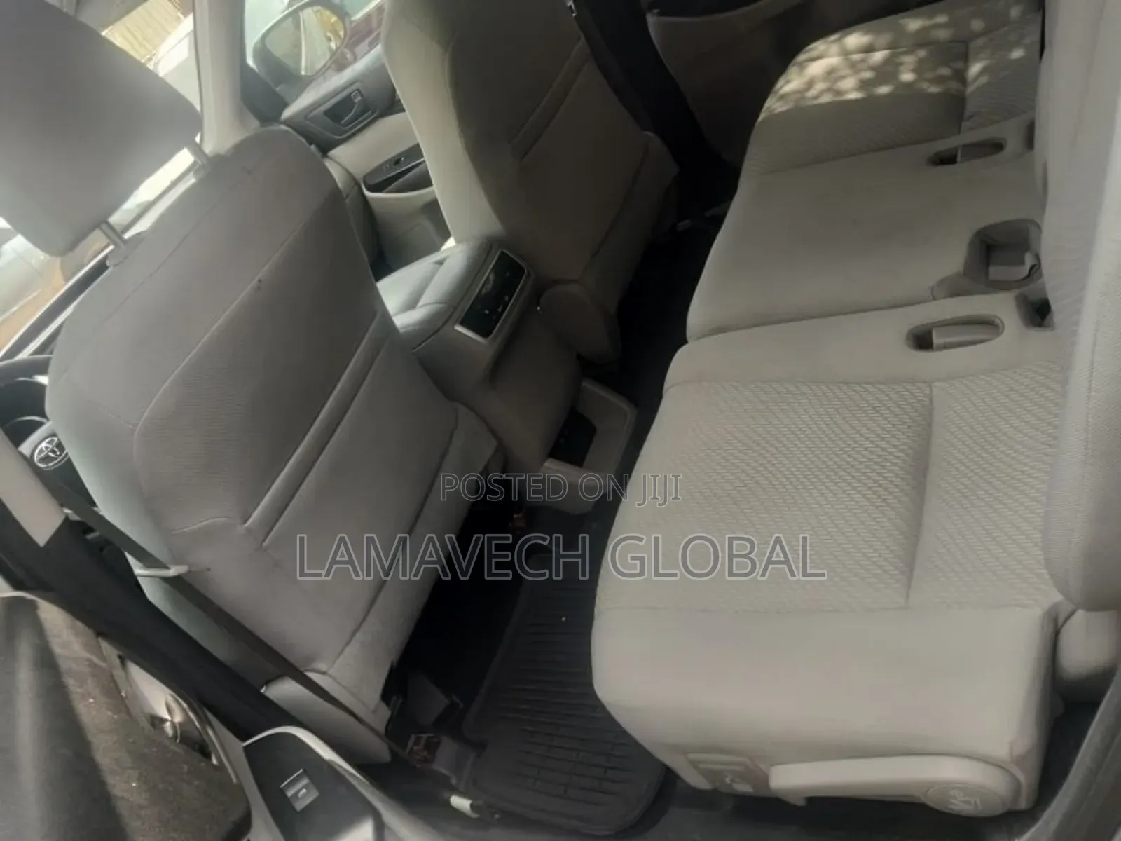 Toyota Highlander LE 4x4 V6 (3.5L 6cyl 8A) 2017 Gray