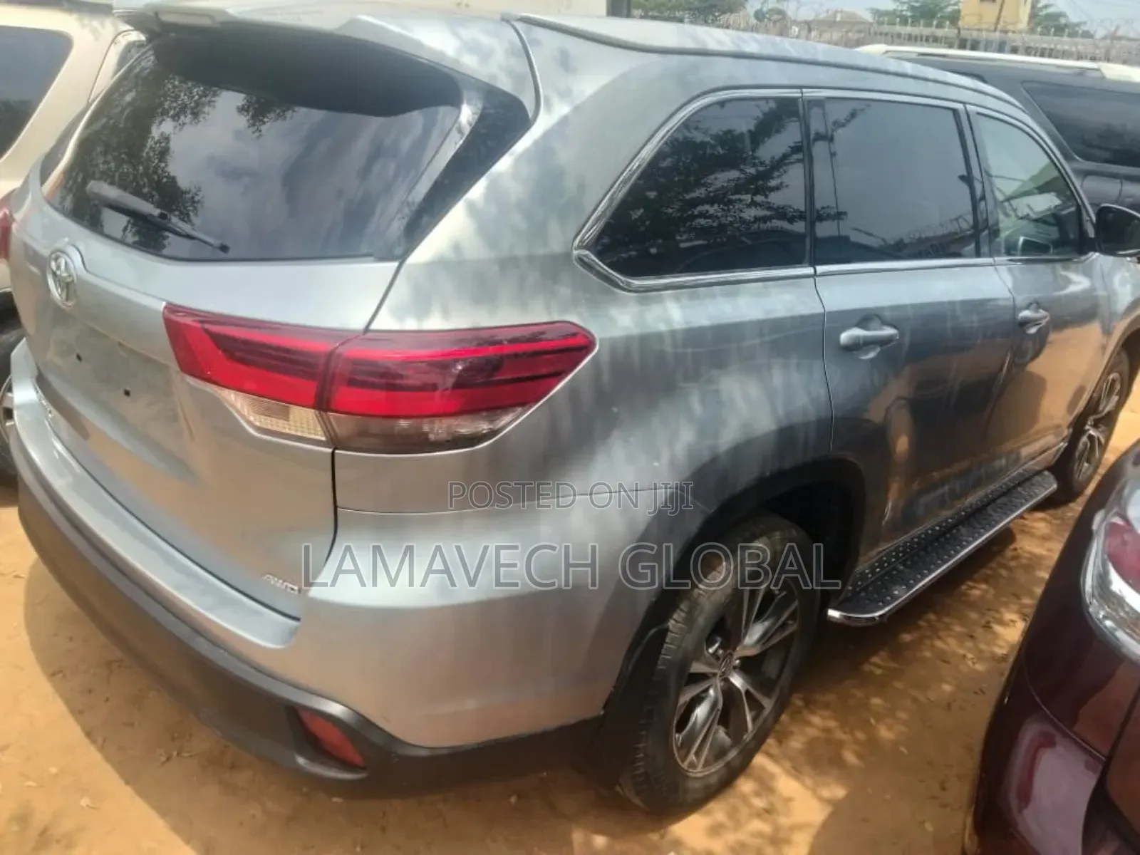 Toyota Highlander LE 4x4 V6 (3.5L 6cyl 8A) 2017 Gray