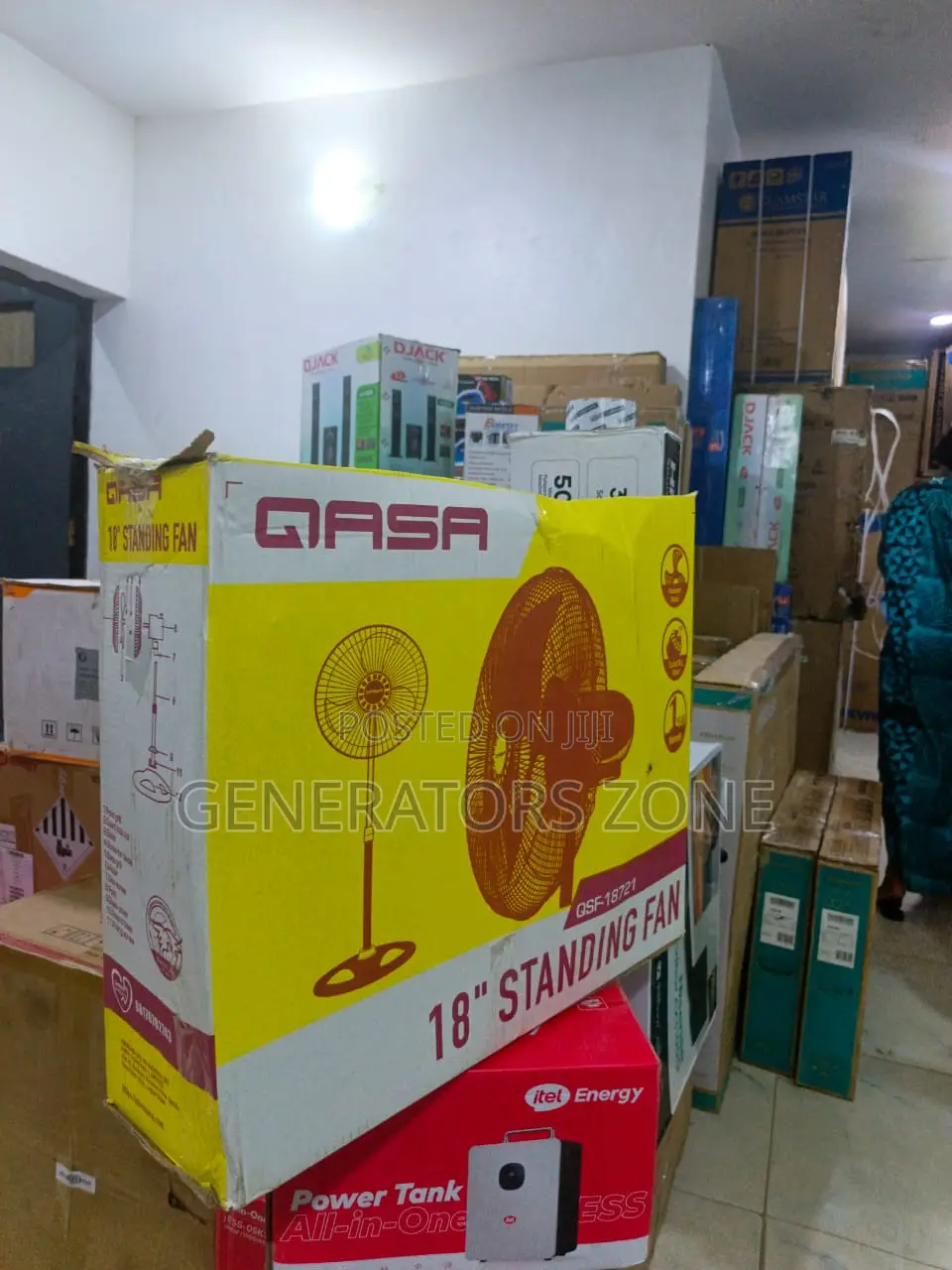 QASA QSF-18721 18-Inch Standing Fan With Aluminium Blades