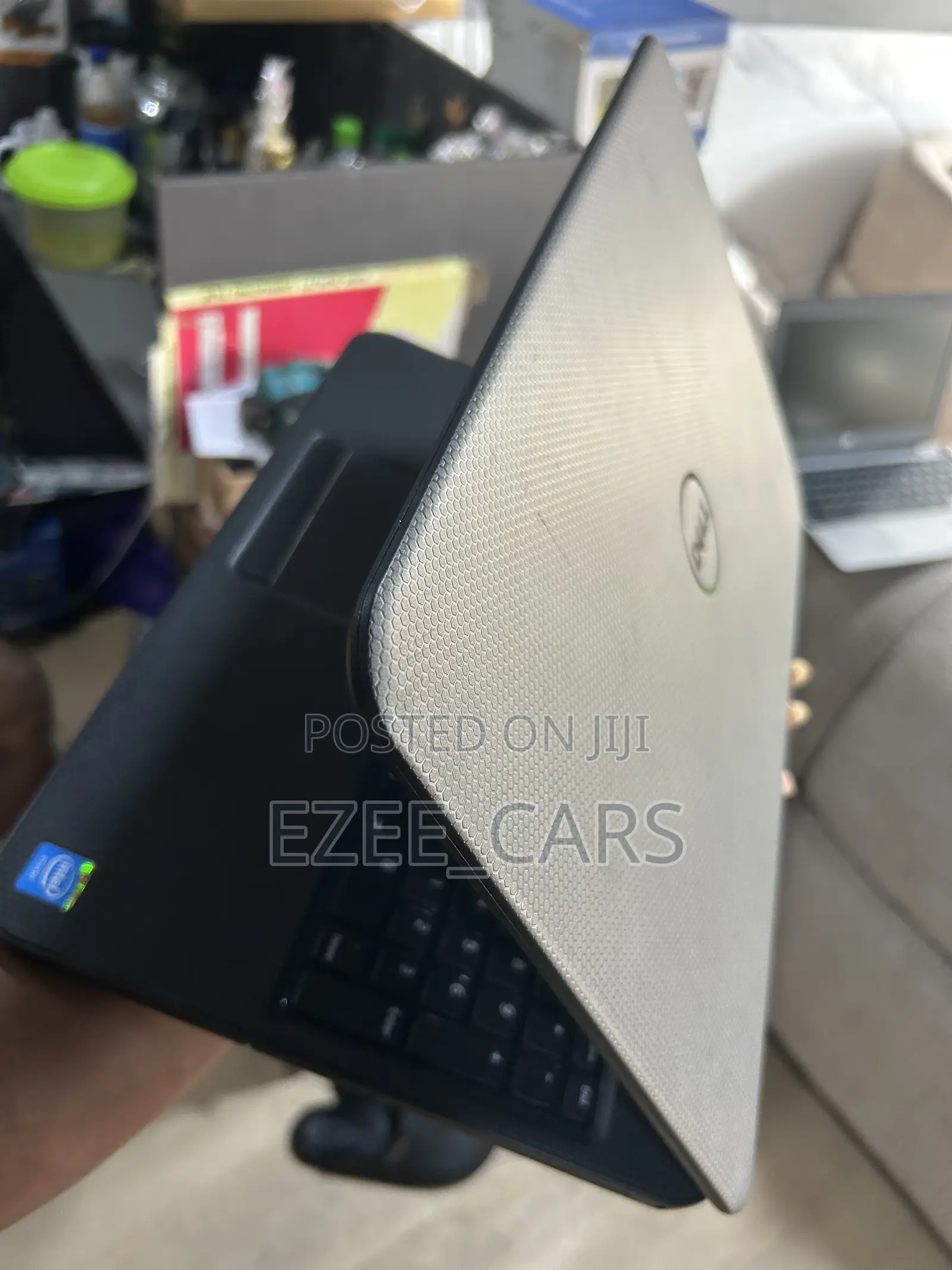 Laptop Dell Inspiron 15 3531 4GB Intel Core i5 HDD 512GB