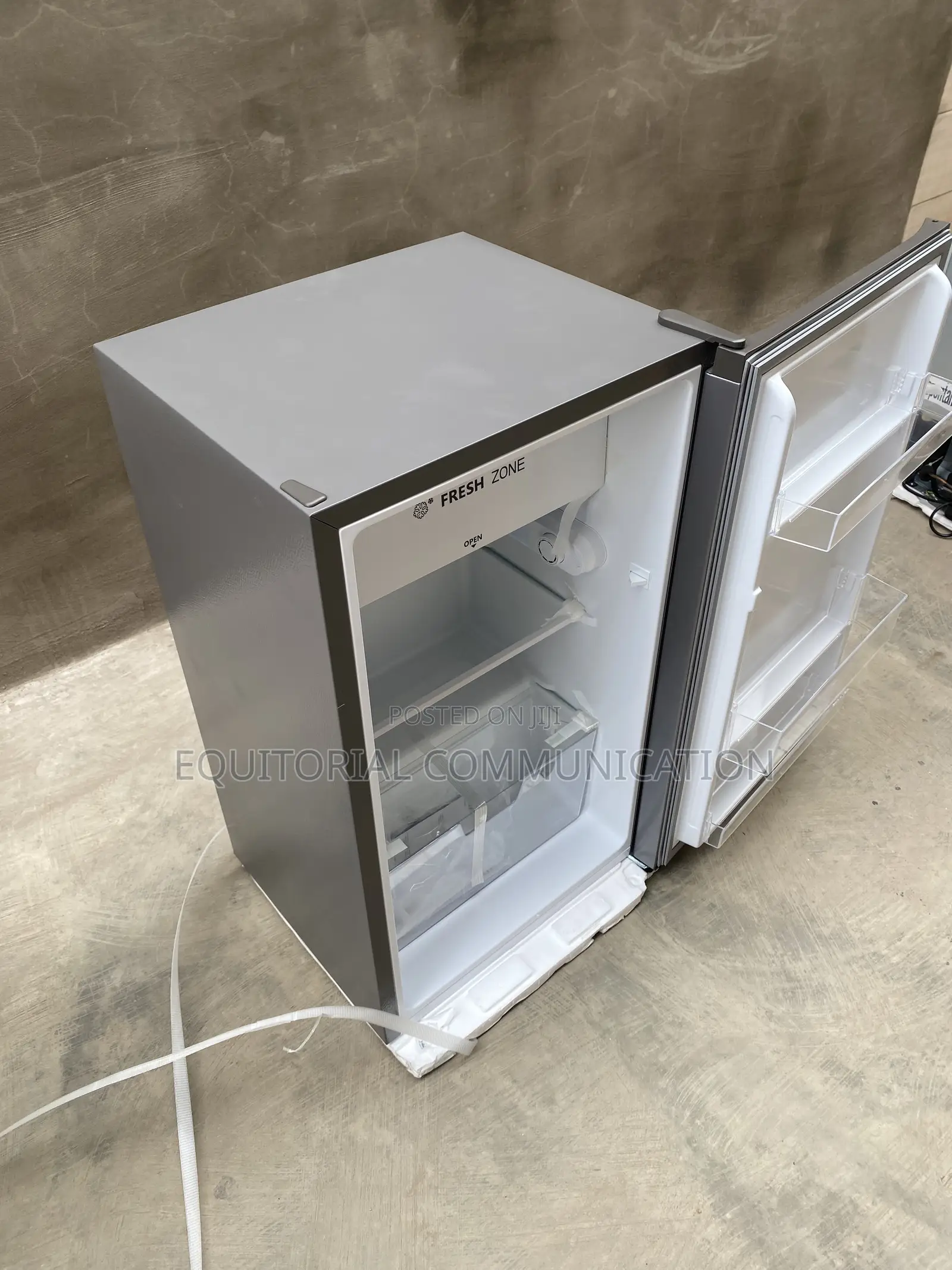Hisense 90L Top Freezer Refrigerator for Compact Living Spaces