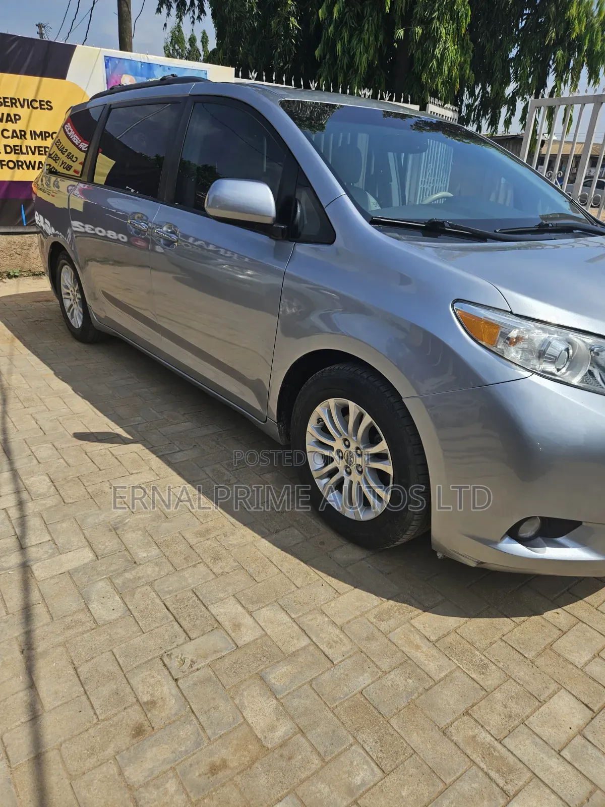 Toyota Sienna XLE 8 Passenger 2012 Silver