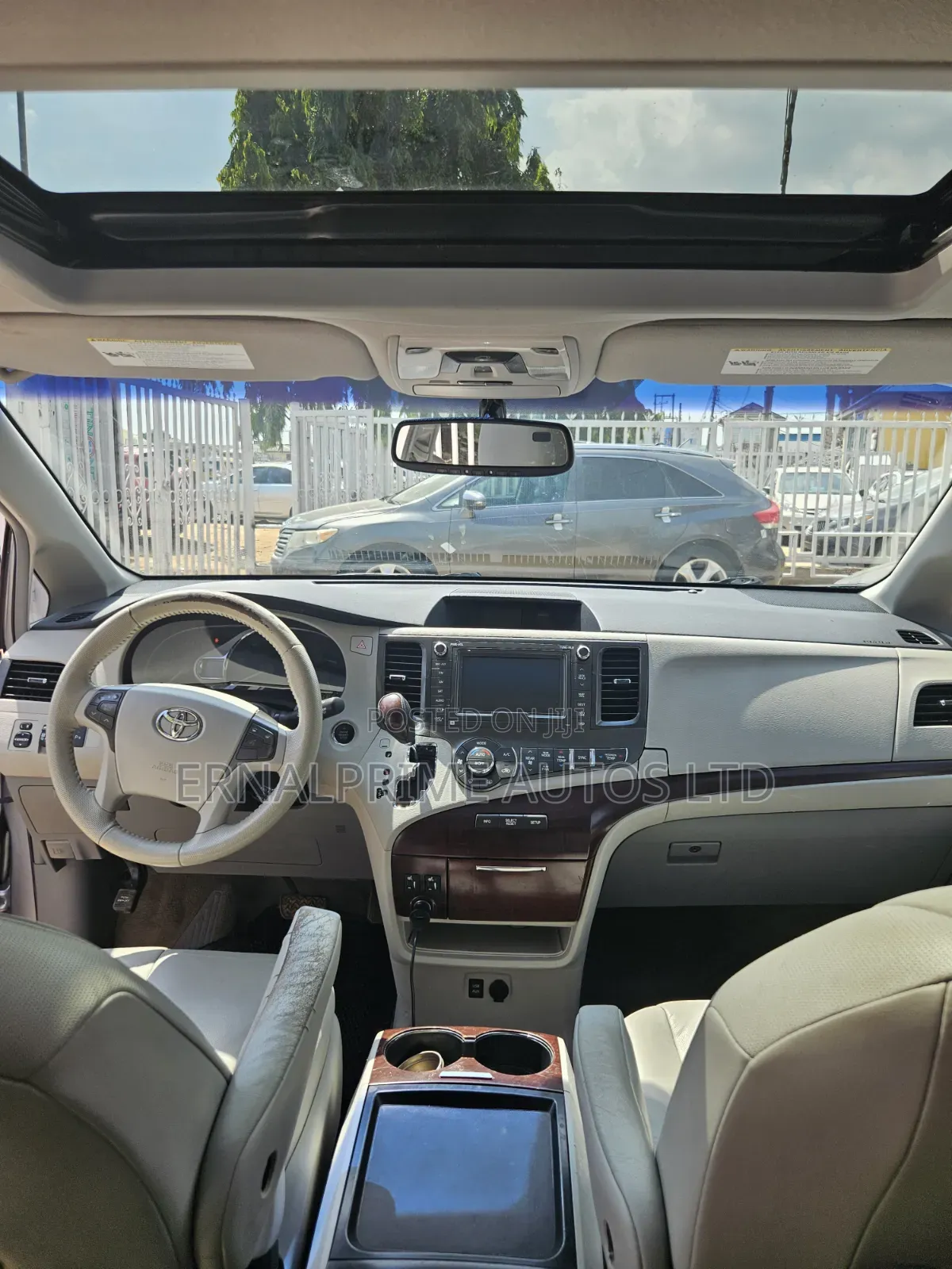Toyota Sienna XLE 8 Passenger 2012 Silver