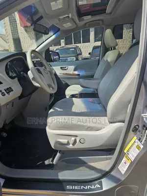 Toyota Sienna XLE 8 Passenger 2012 Silver