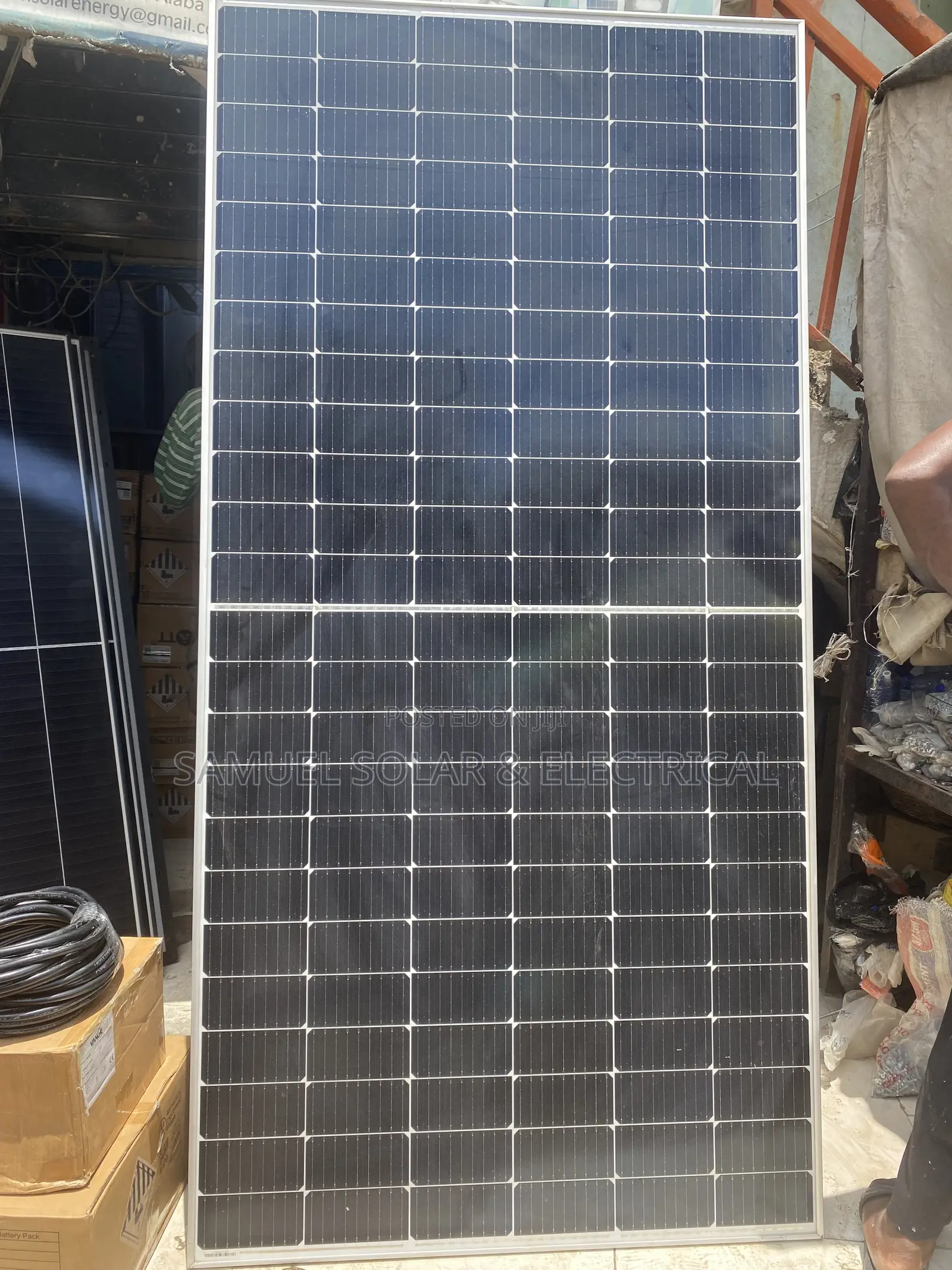 Jinko 600watt Solar Panel.