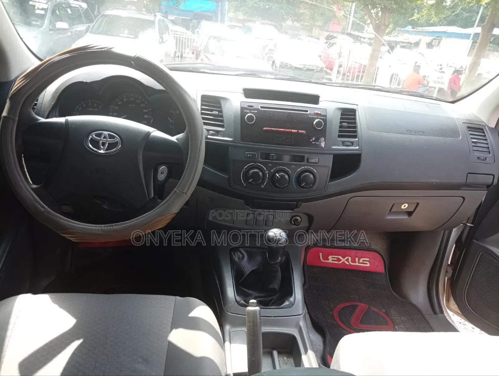 Toyota Hilux 2013 White