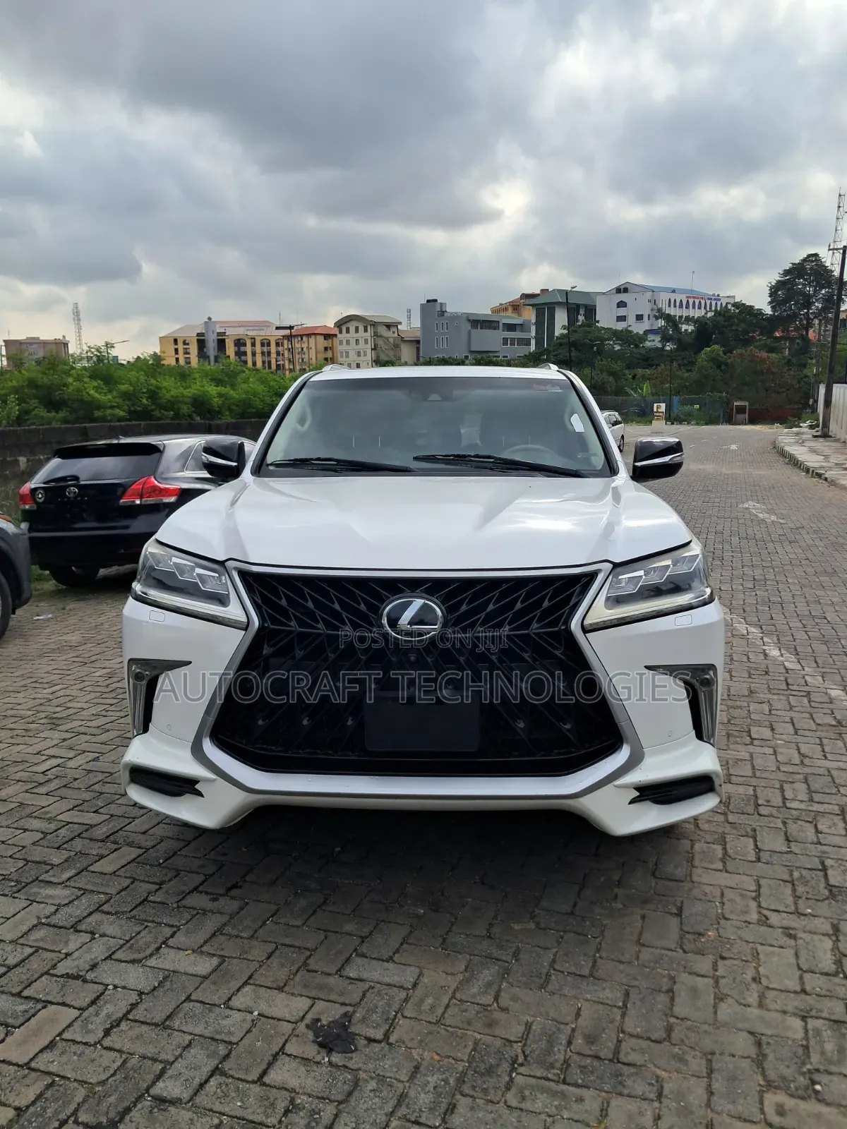 Lexus LX 2017 White