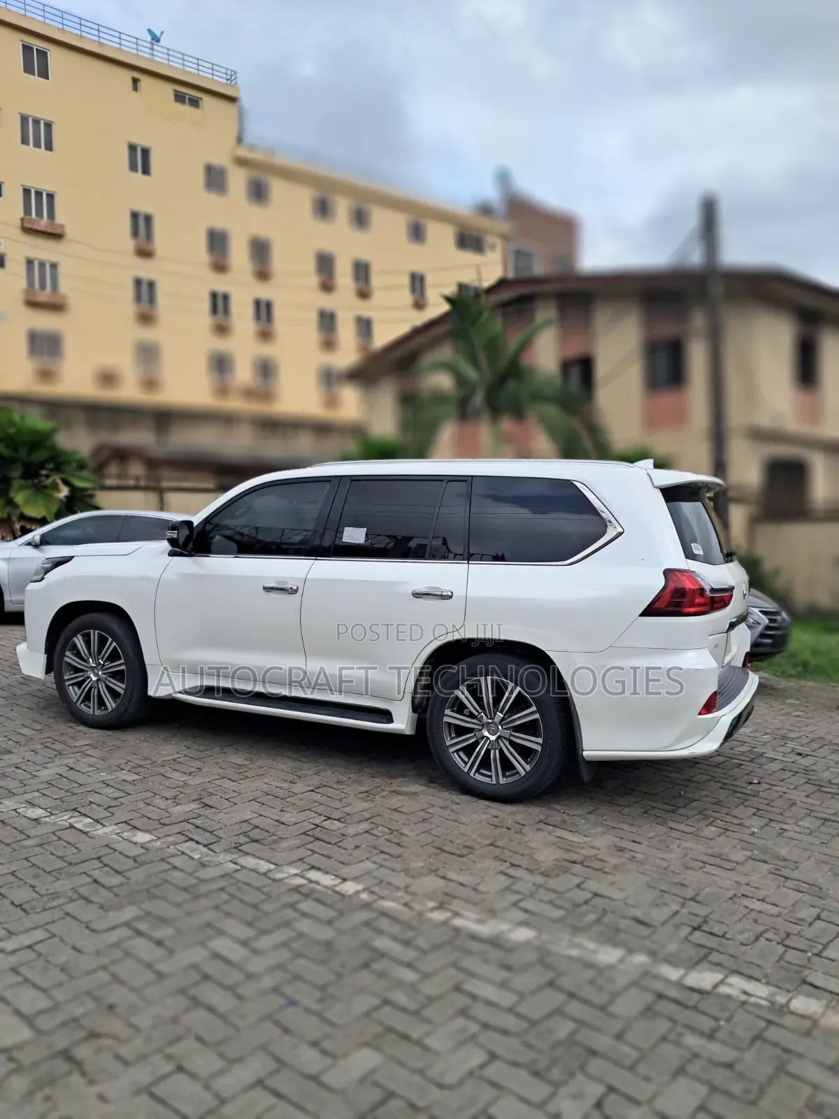 Lexus LX 2017 White