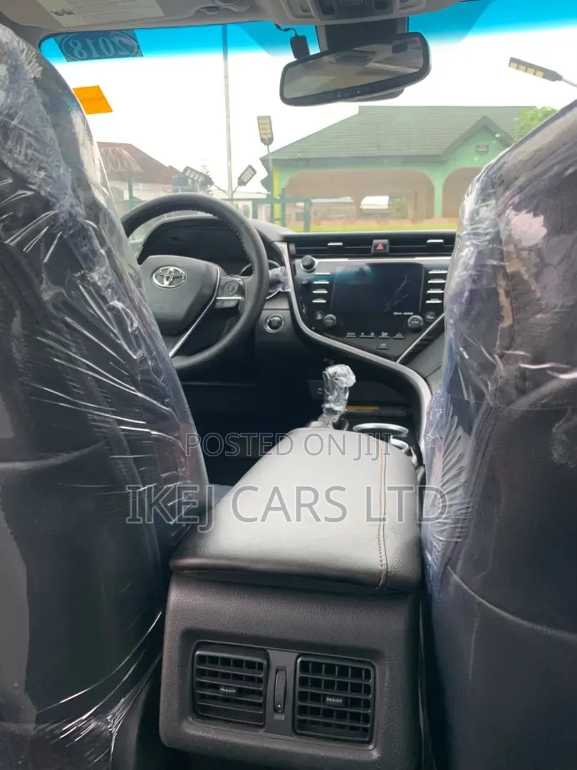 Toyota Camry 2018 Gray