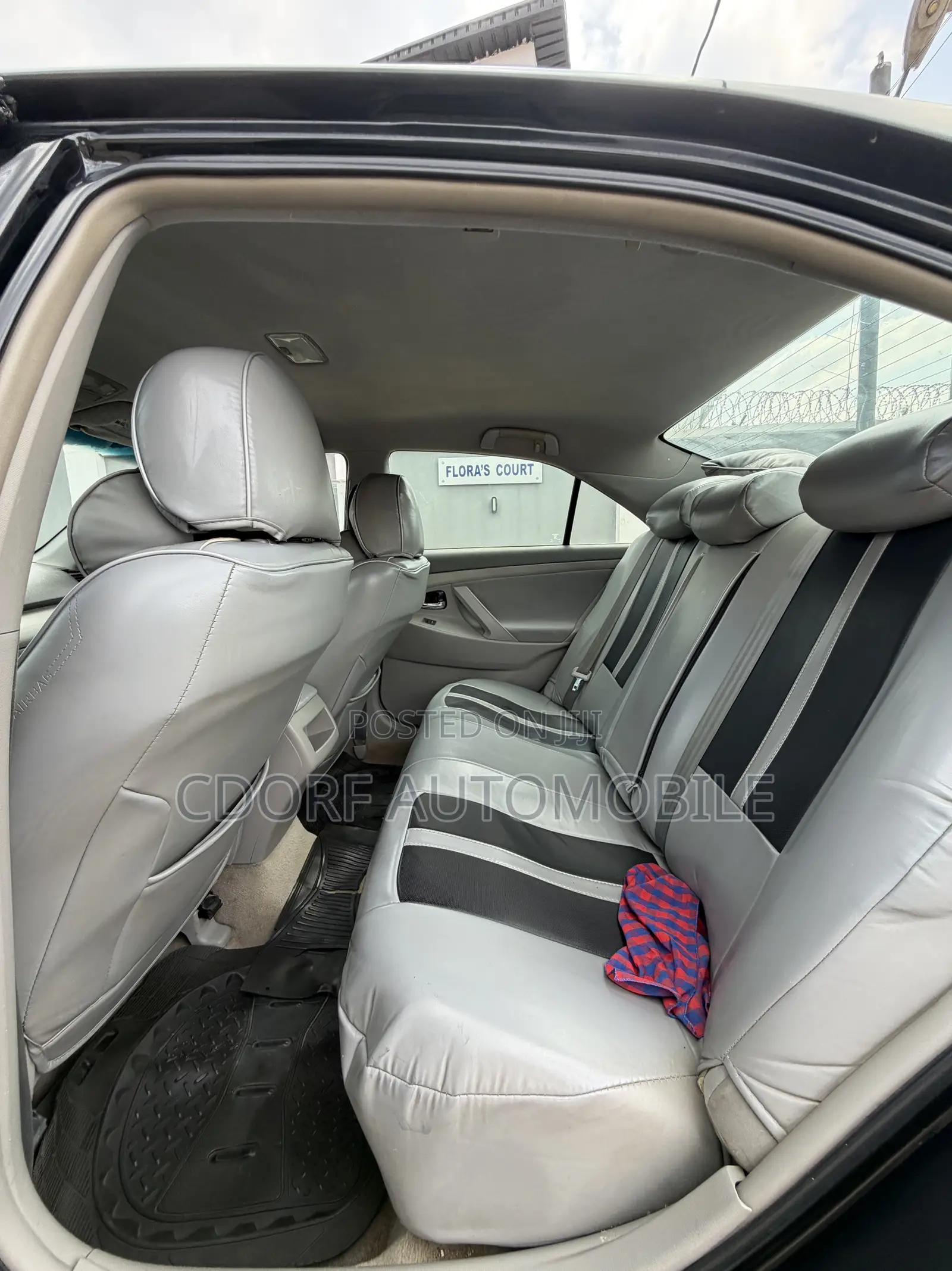 Toyota Camry LE 4dr Sedan (2.5L 4cyl 6A) 2011 Black