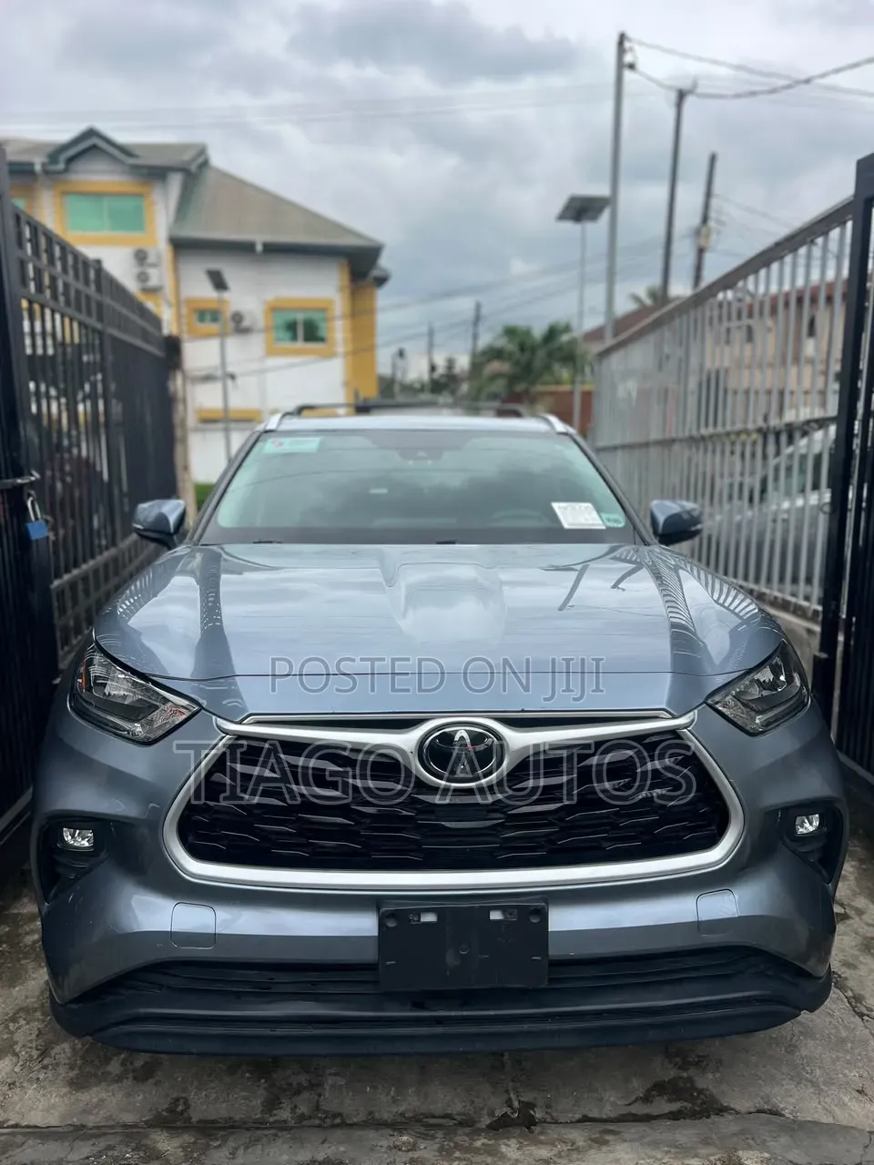 Toyota Highlander XLE AWD 2020 Blue