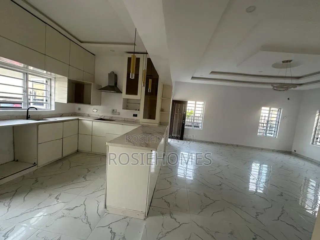 3bdrm Apartment in Ikoyi, 2nd Avenue Extension for rent