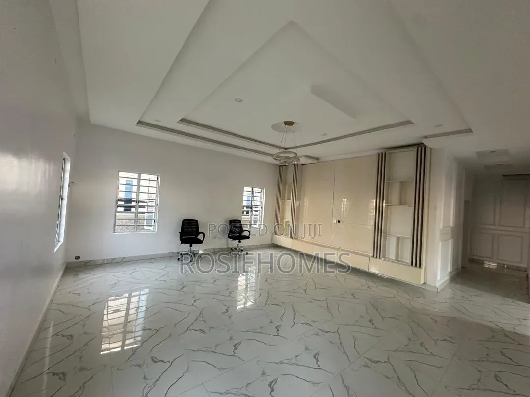3bdrm Apartment in Ikoyi, 2nd Avenue Extension for rent
