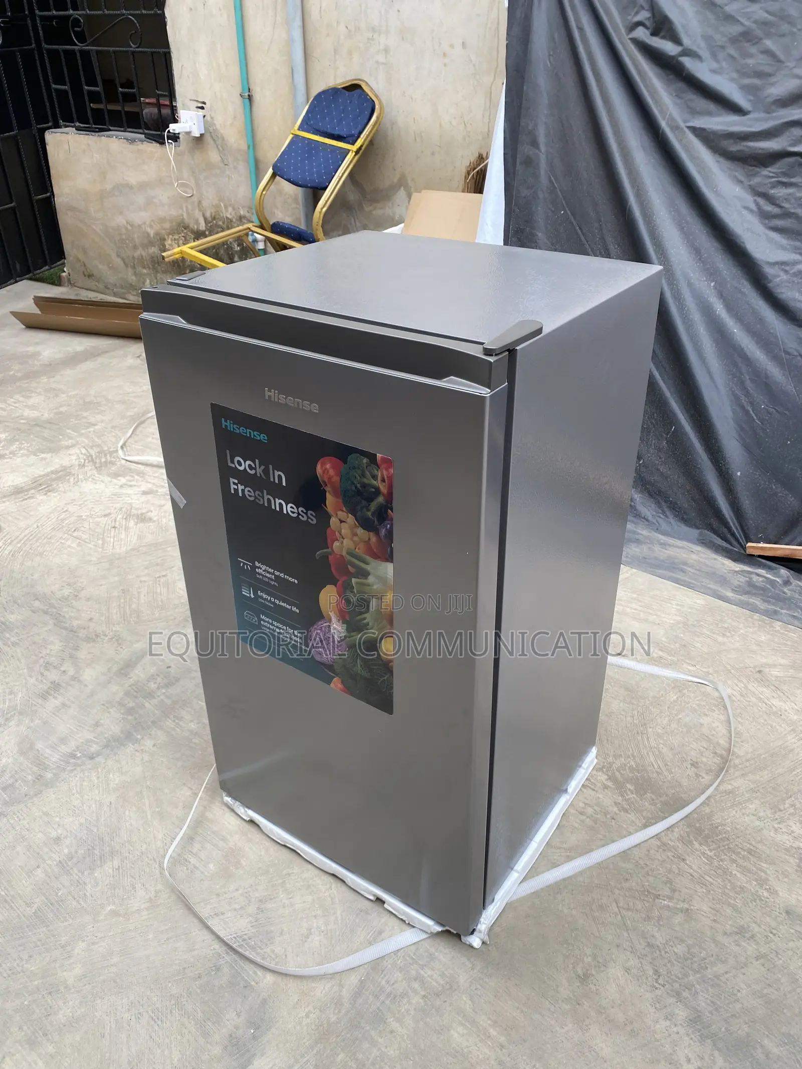 Hisense 90L Small Fridge With Top Freezer Model REF093DR