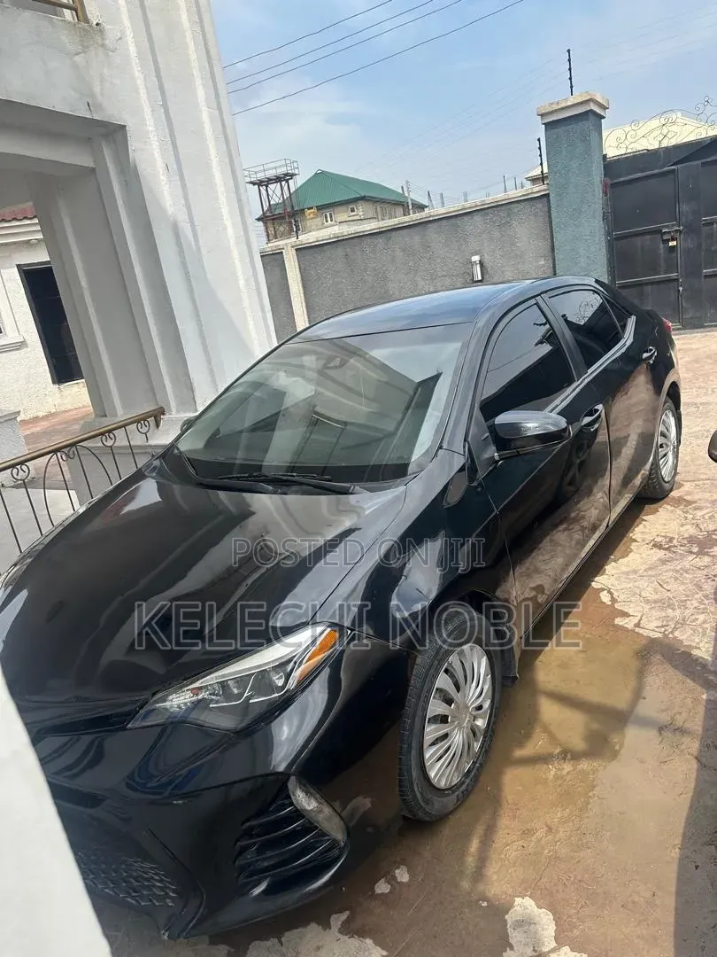 Toyota Corolla LE (1.8L 4cyl 2A) 2019 Black