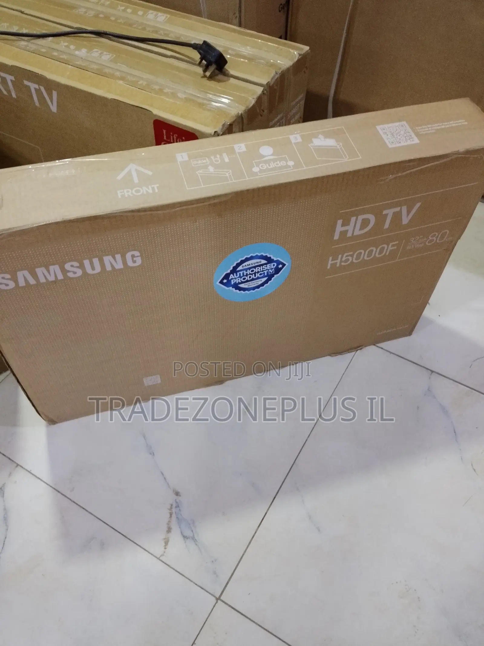 32-Inch Digital Display for Everyday Viewing