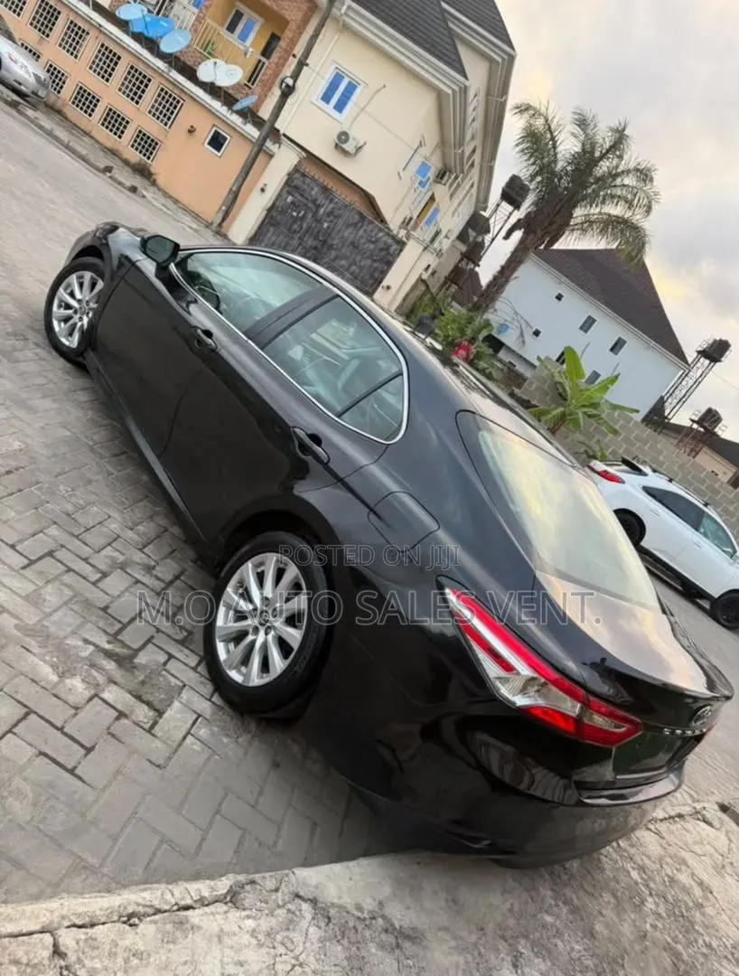 Toyota Camry LE FWD (2.5L 4cyl 8AM) 2018 Black