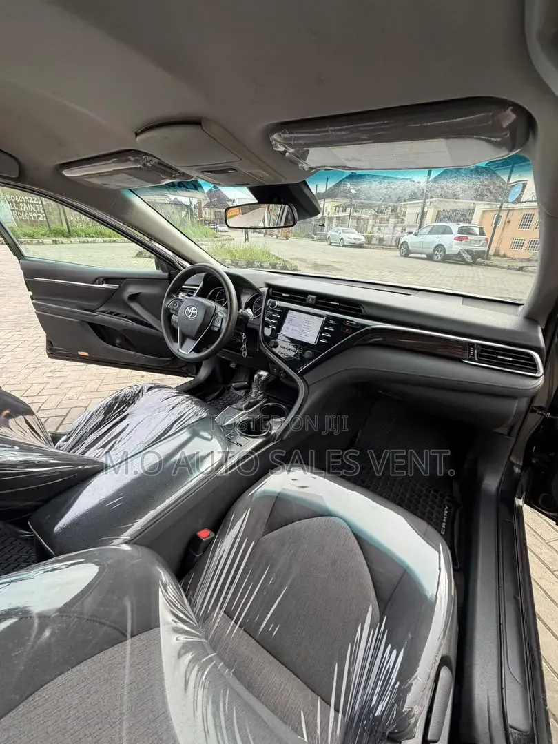 Toyota Camry LE FWD (2.5L 4cyl 8AM) 2018 Black