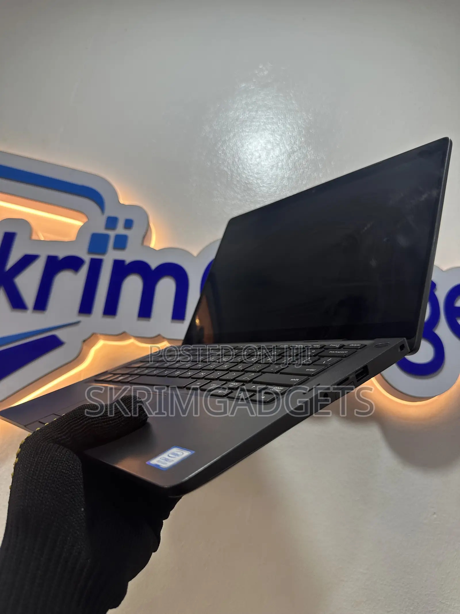 Laptop Dell Latitude 5300 2-in-1 8GB Intel Core i7 SSD 256GB