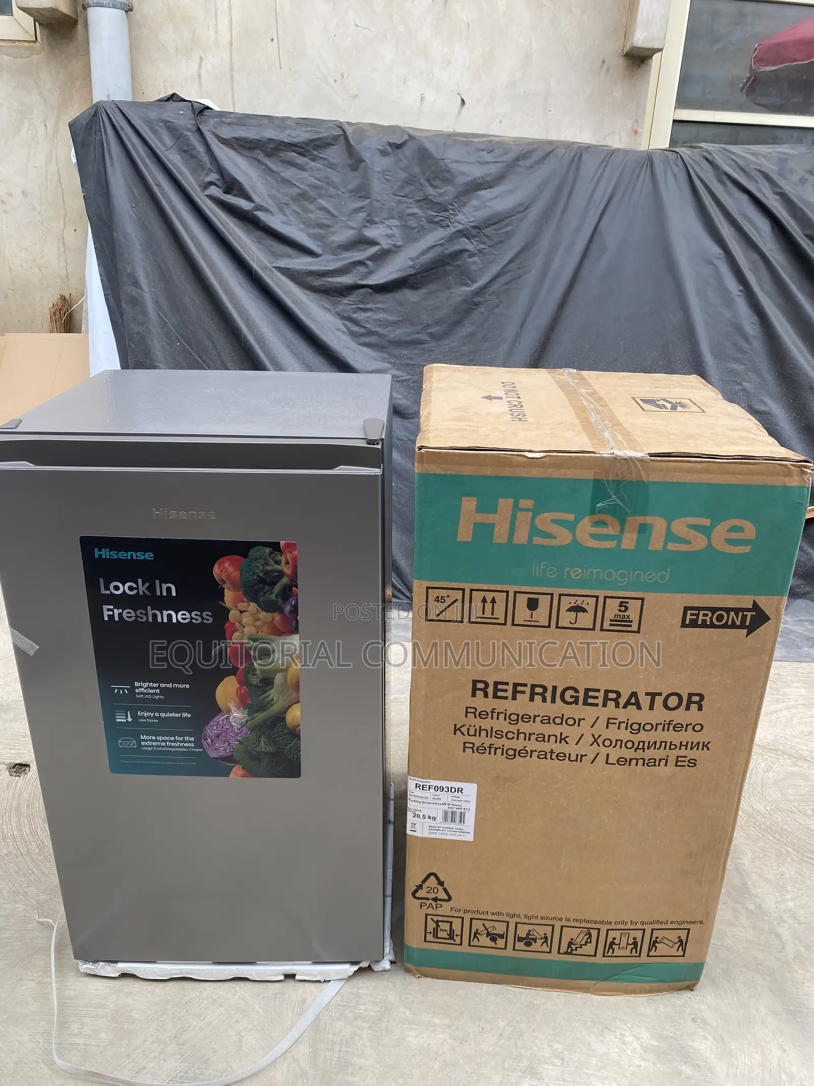 Hisense REF093DR 90L Fridge With Convenient Freezer Access