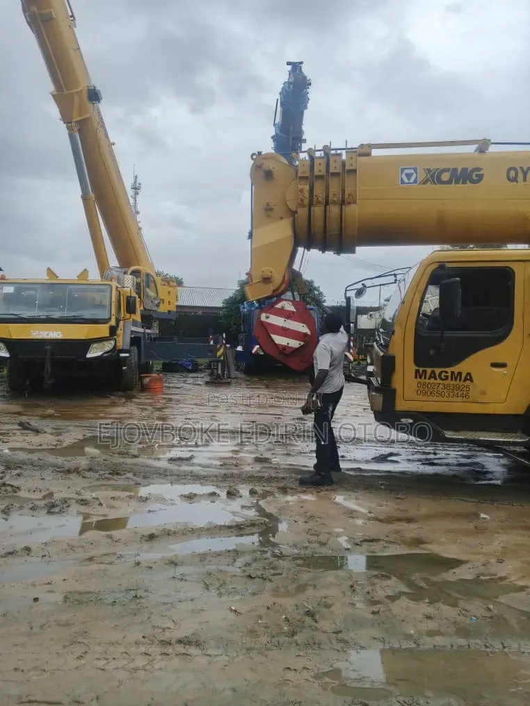 XCMG 100T Motor Crane