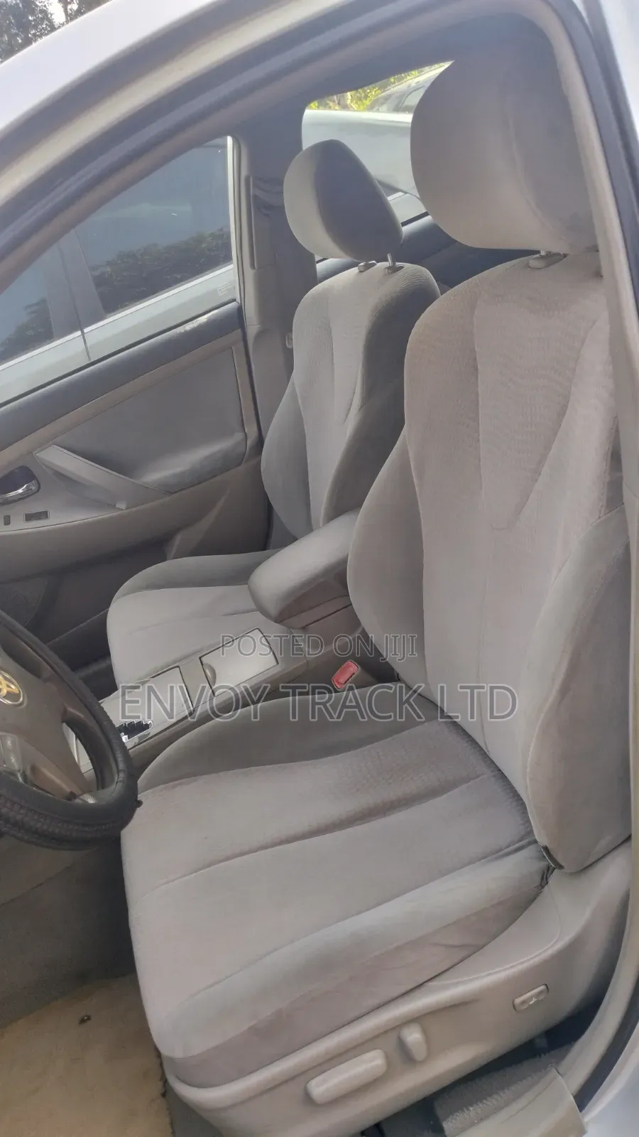 Toyota Camry XLE 4dr Sedan (2.5L 4cyl 6AM) 2010 Silver