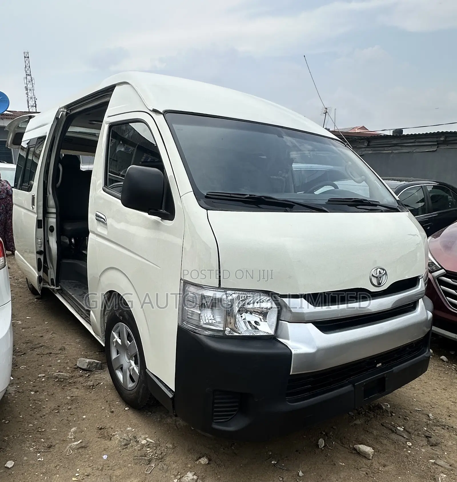 Toyota HiAce 2015 White