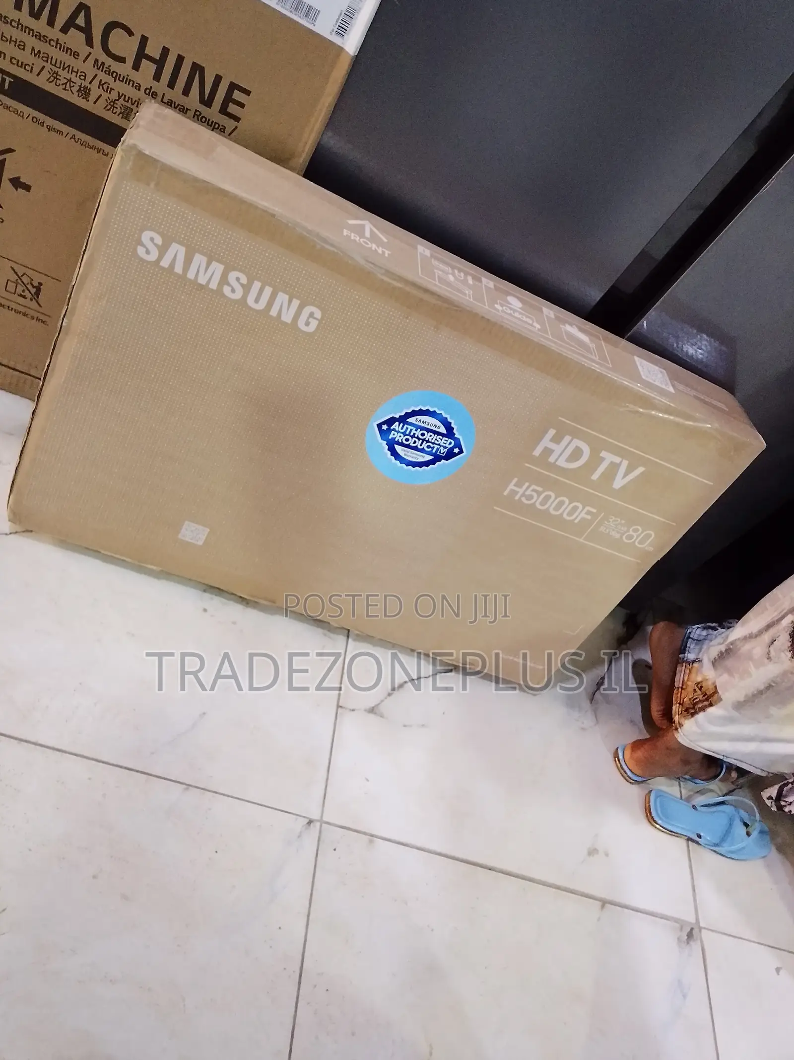 Samsung 32-Inch Screen for Home Media Enjoyment