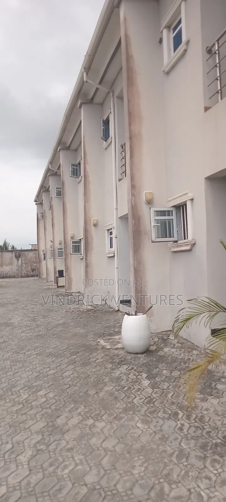2bdrm Townhouse / Terrace in Off Mobil Road Ilaje for rent
