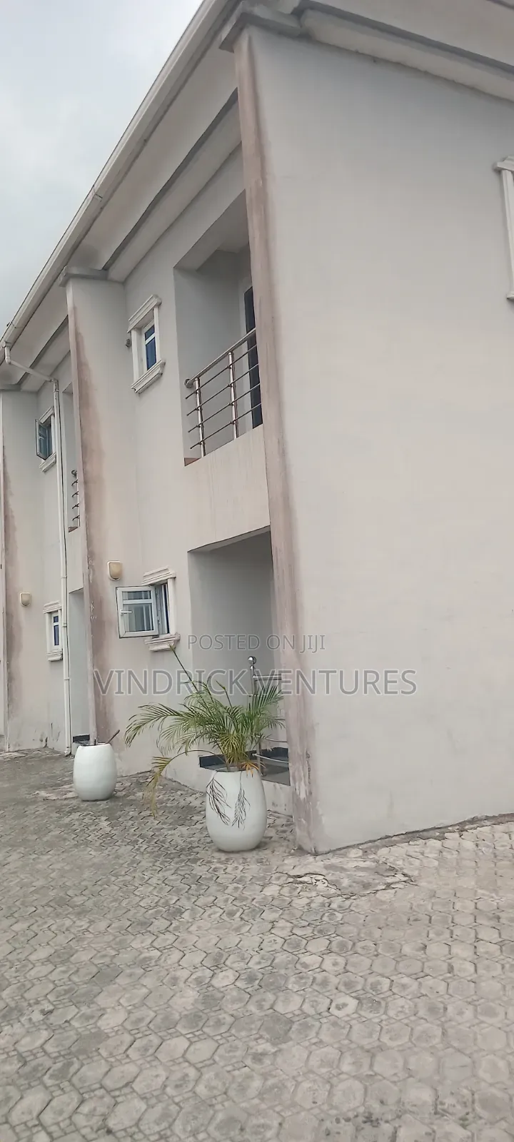 2bdrm Townhouse / Terrace in Off Mobil Road Ilaje for rent