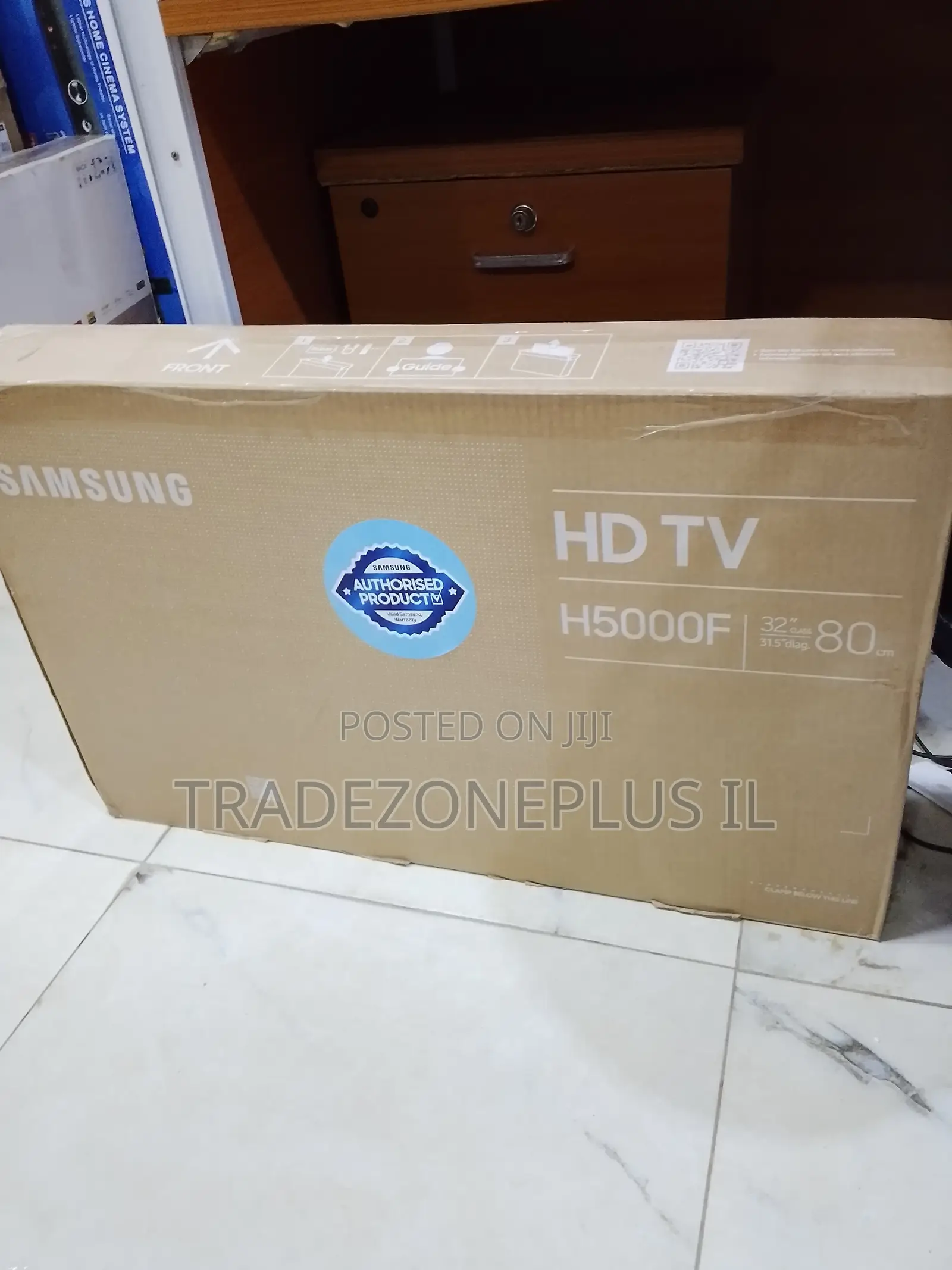 Indoor Entertainment TV With a 32-Inch Display