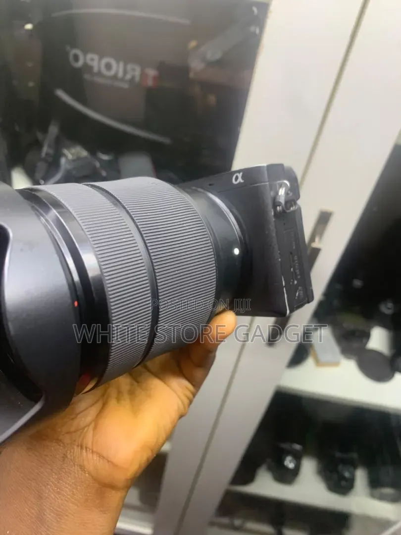 Sony A6400 With Sony FE 28-70mm F/3.5-5.6 OSS Lens