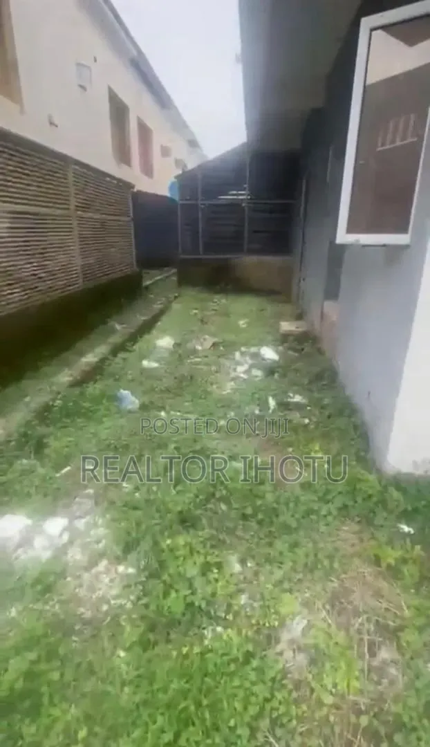 4bdrm Duplex in Paradise Estate for sale