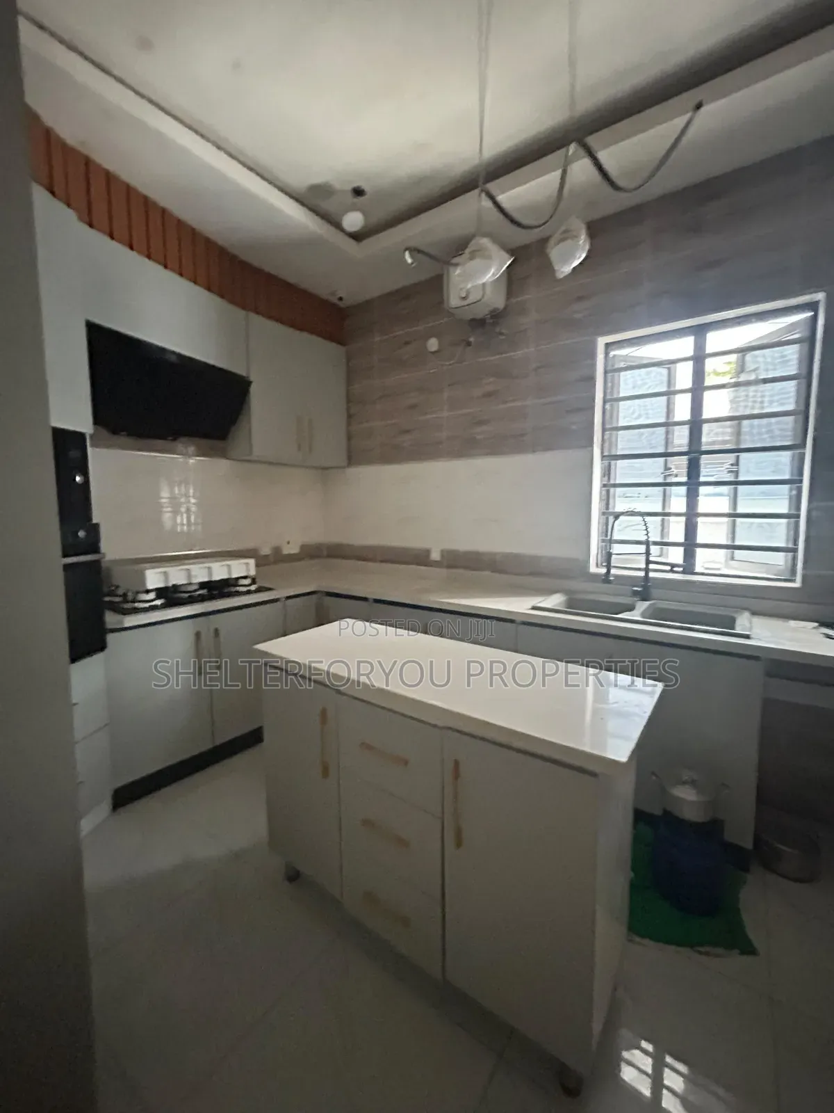 5bdrm Duplex in Ikate for rent