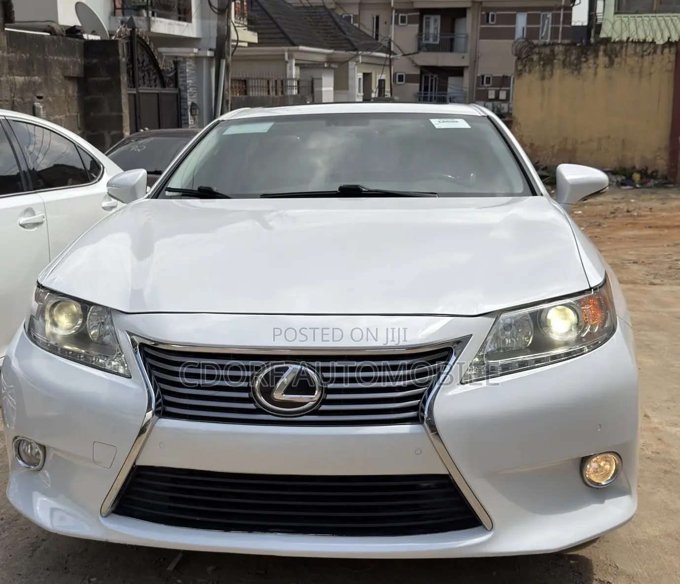 Lexus ES 350 FWD 2014 White