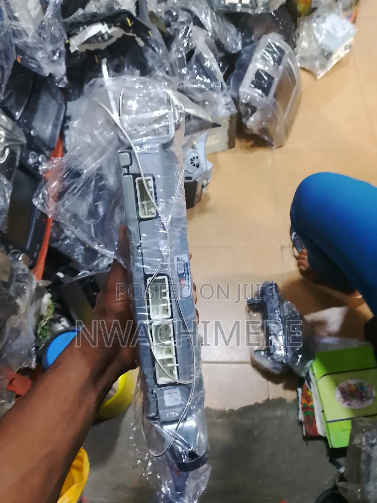Venza 2010 -2015 Amplifier