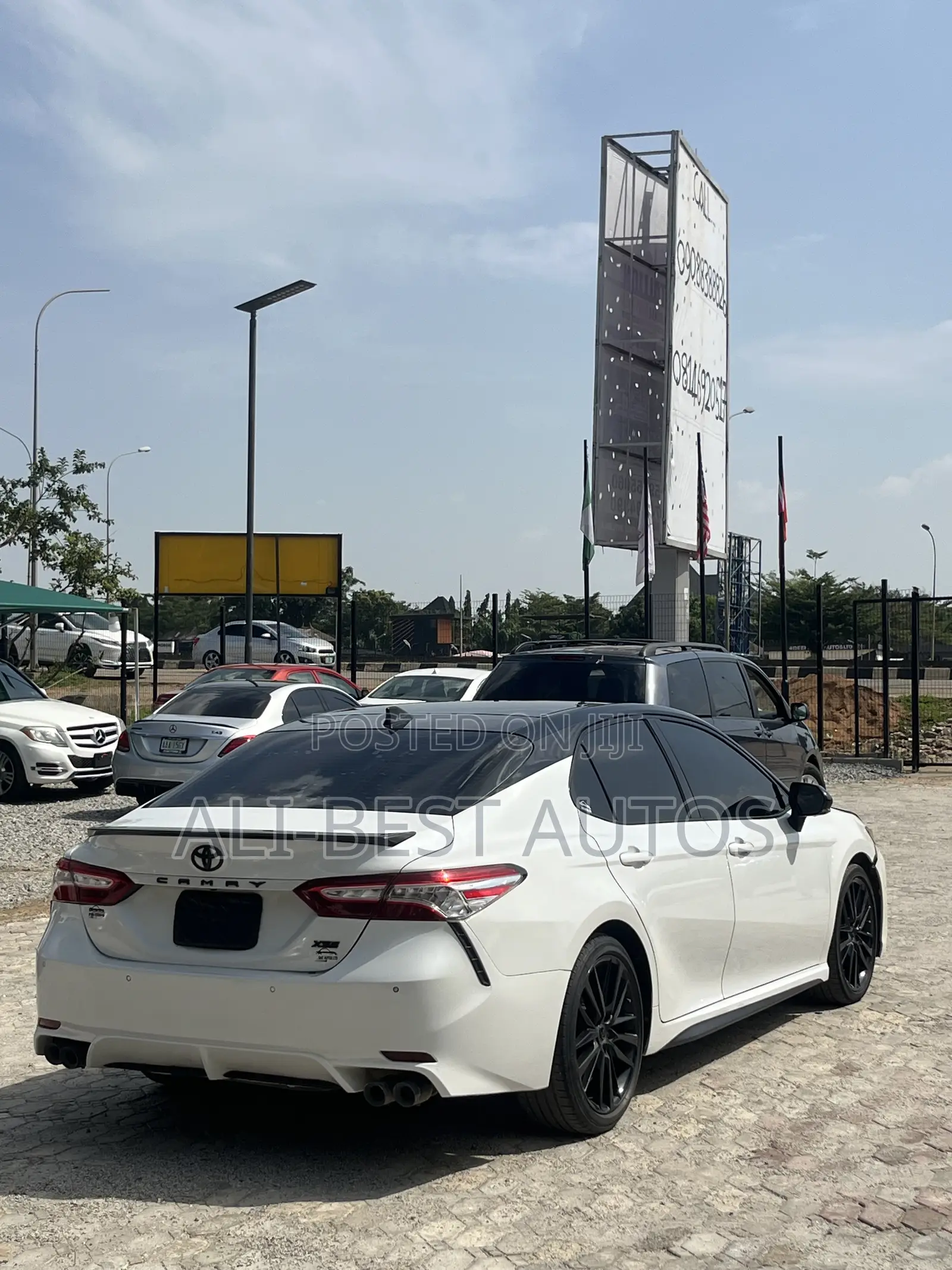 Toyota Camry XSE FWD 2020 White