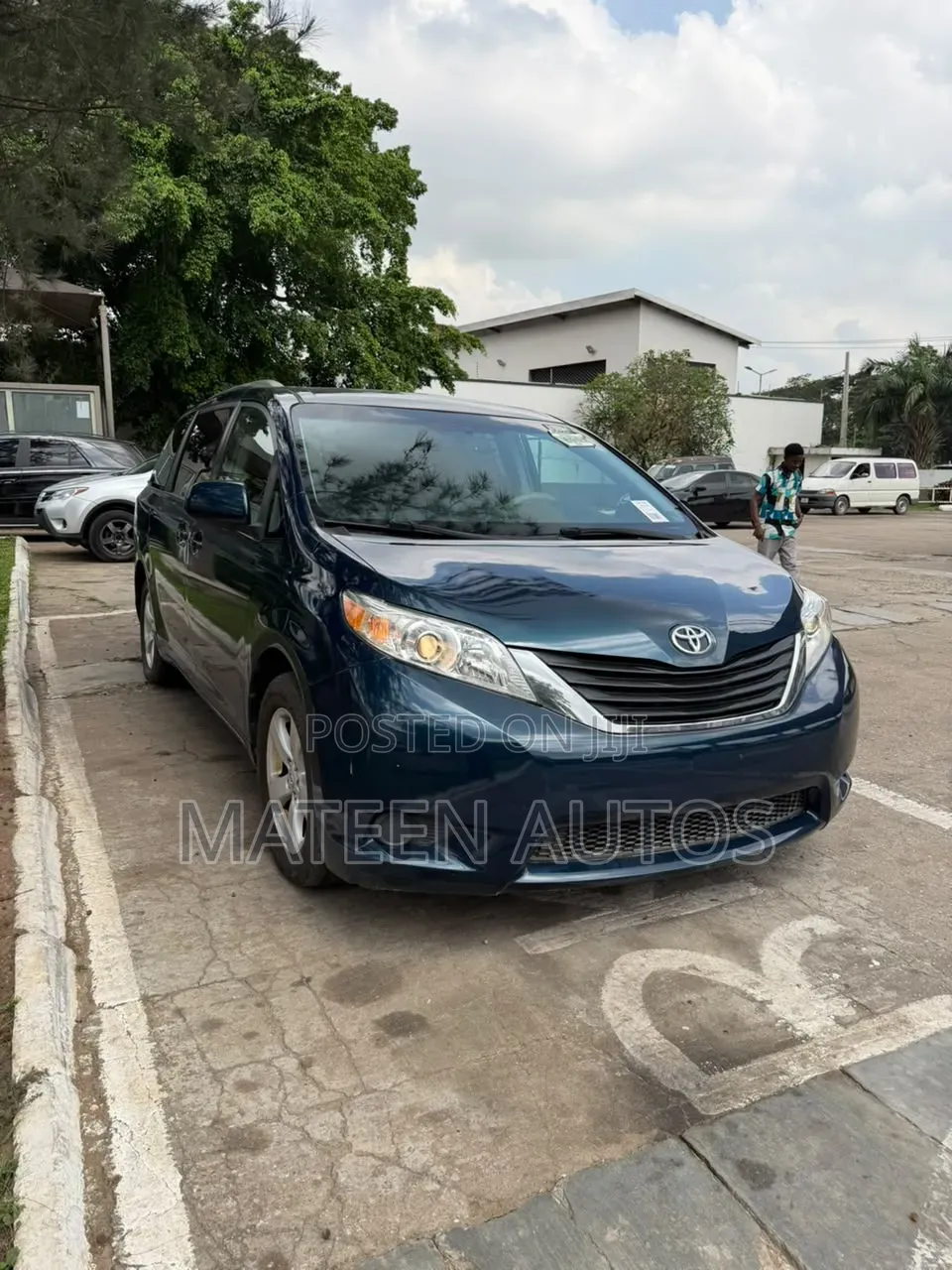 Toyota Sienna 2013 Green